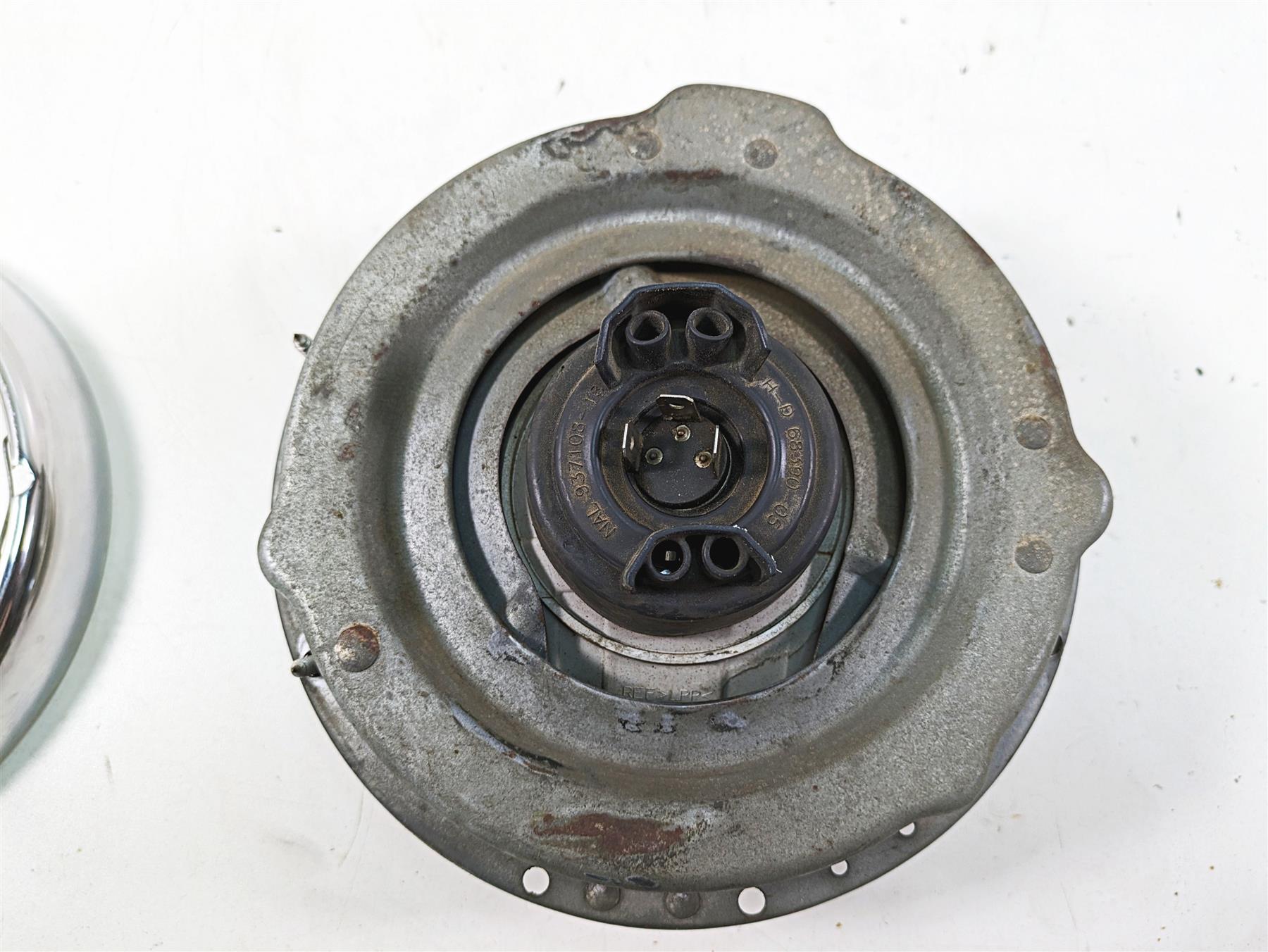 2005 Harley Touring FLHTCUI Electra Glide Headlight Head Lamp - Read 68342-05A {{ shop.shopifyCountryName }} - Mototech271