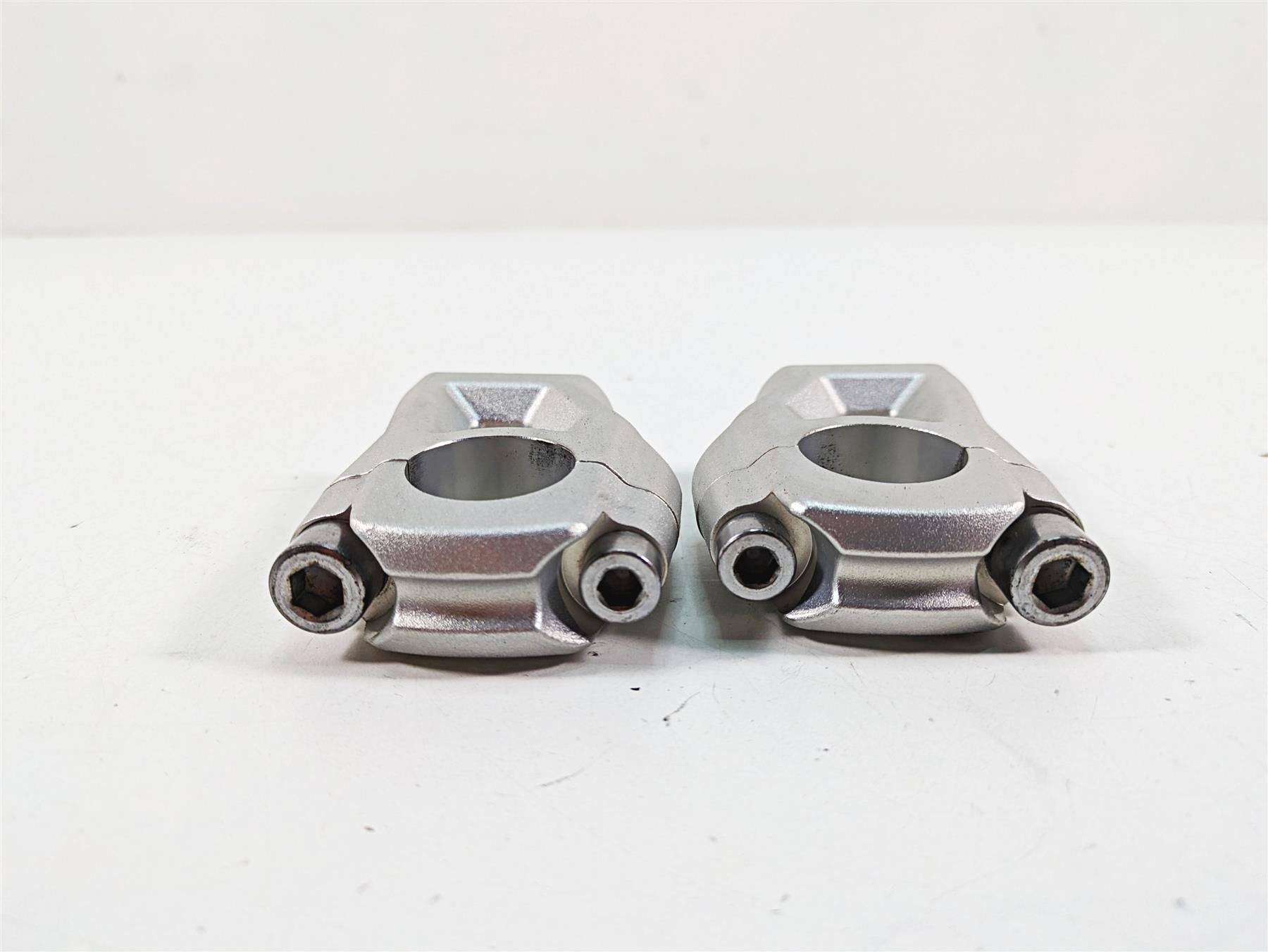 2012 Triumph Tiger 800XC ABS Handlebar Holder Riser Set T2040813 {{ shop.shopifyCountryName }} - Mototech271