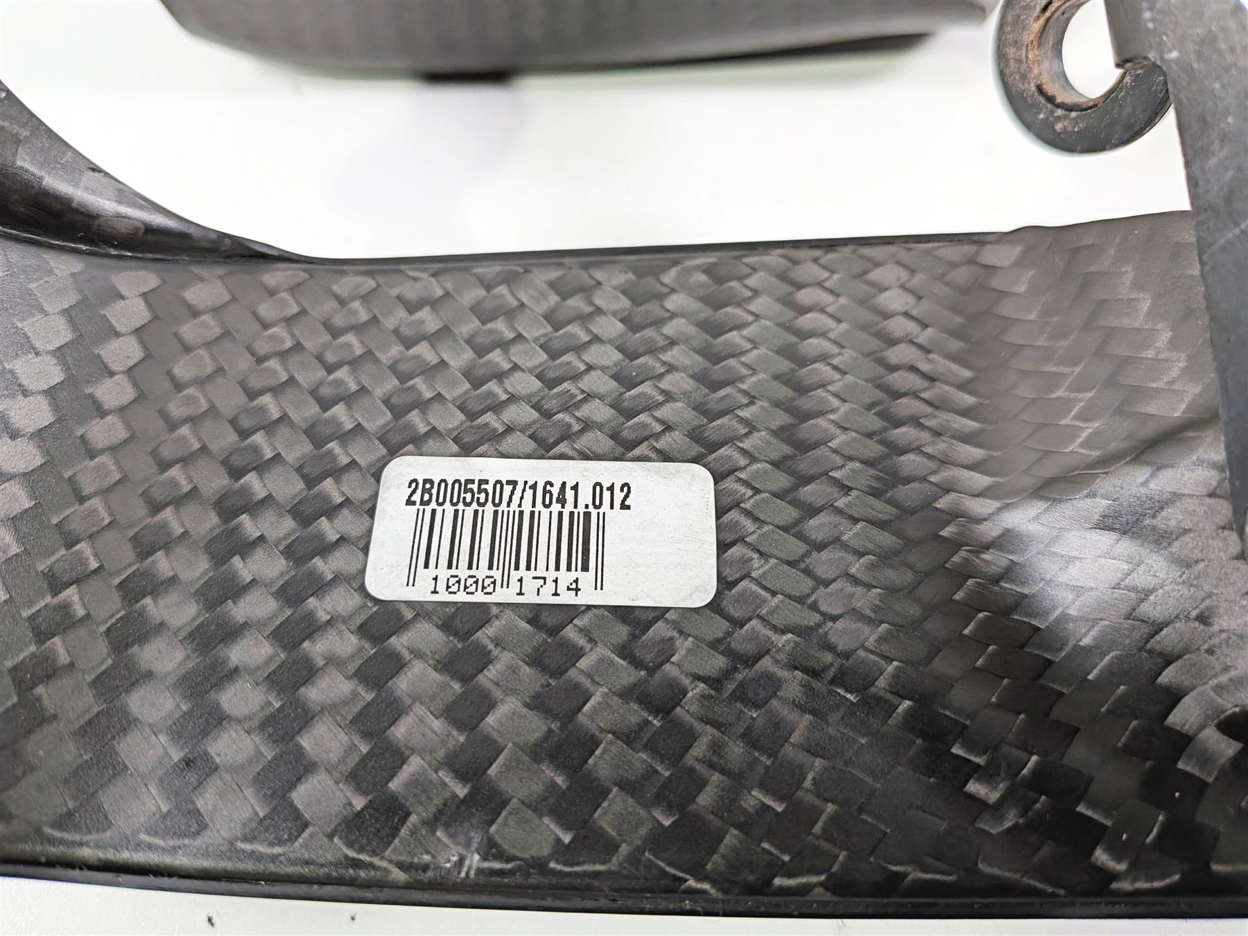 2018 Aprilia RSV4 RR Carbon Fiber Caliper Air Inlet 2B005507 2B005506 {{ shop.shopifyCountryName }} - Mototech271