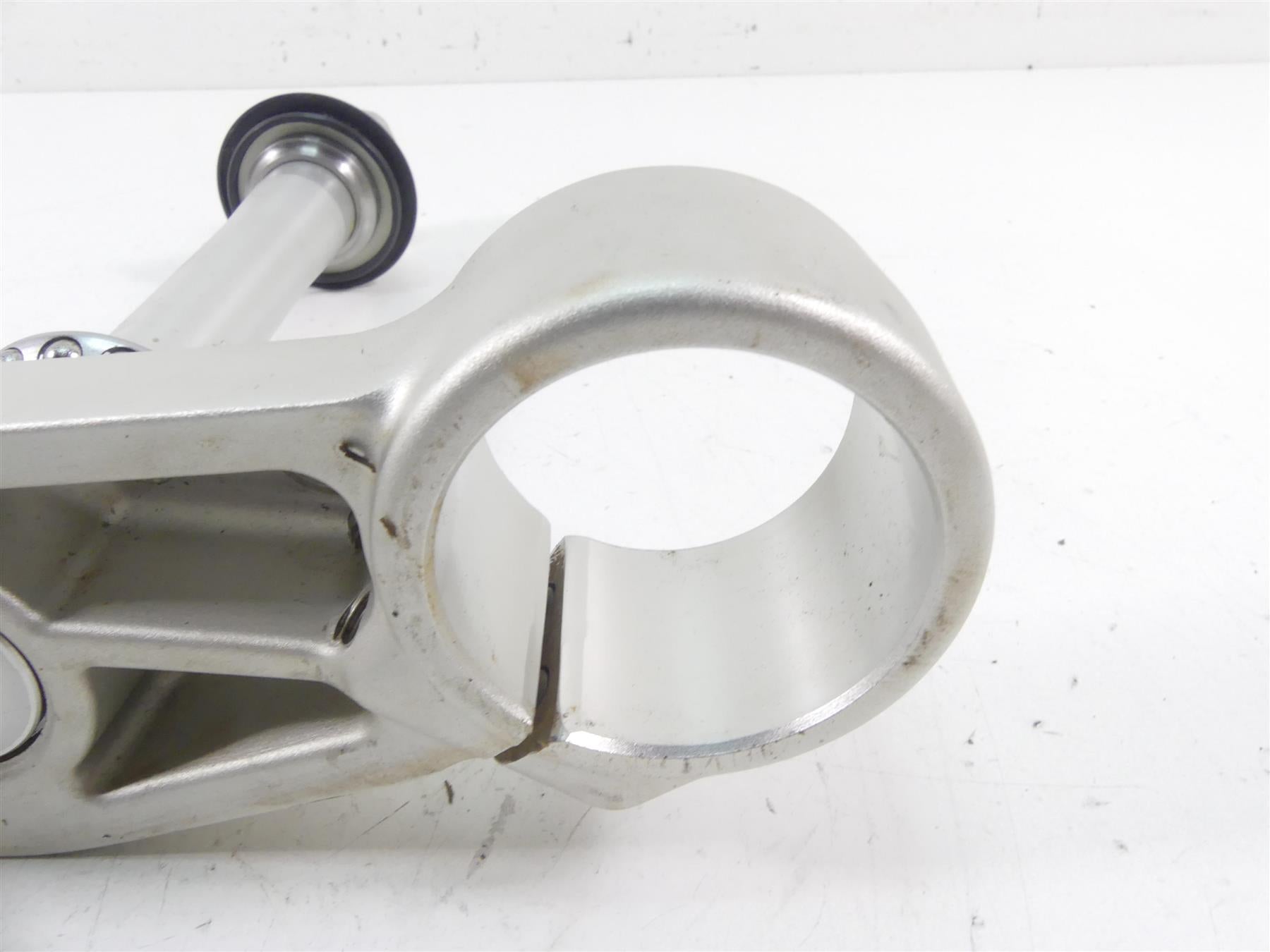 2017 Triumph Thruxton 1200 R Lower Triple Tree Steering Stem Clamp 55mm T2044713 {{ shop.shopifyCountryName }} - Mototech271