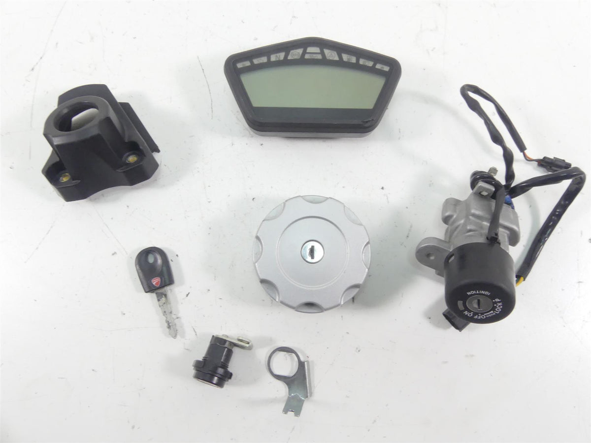 2018 Ducati Hypermotard 939 SP Speedometer Ignition Switch Key Set 12K 40611222C {{ shop.shopifyCountryName }} - Mototech271