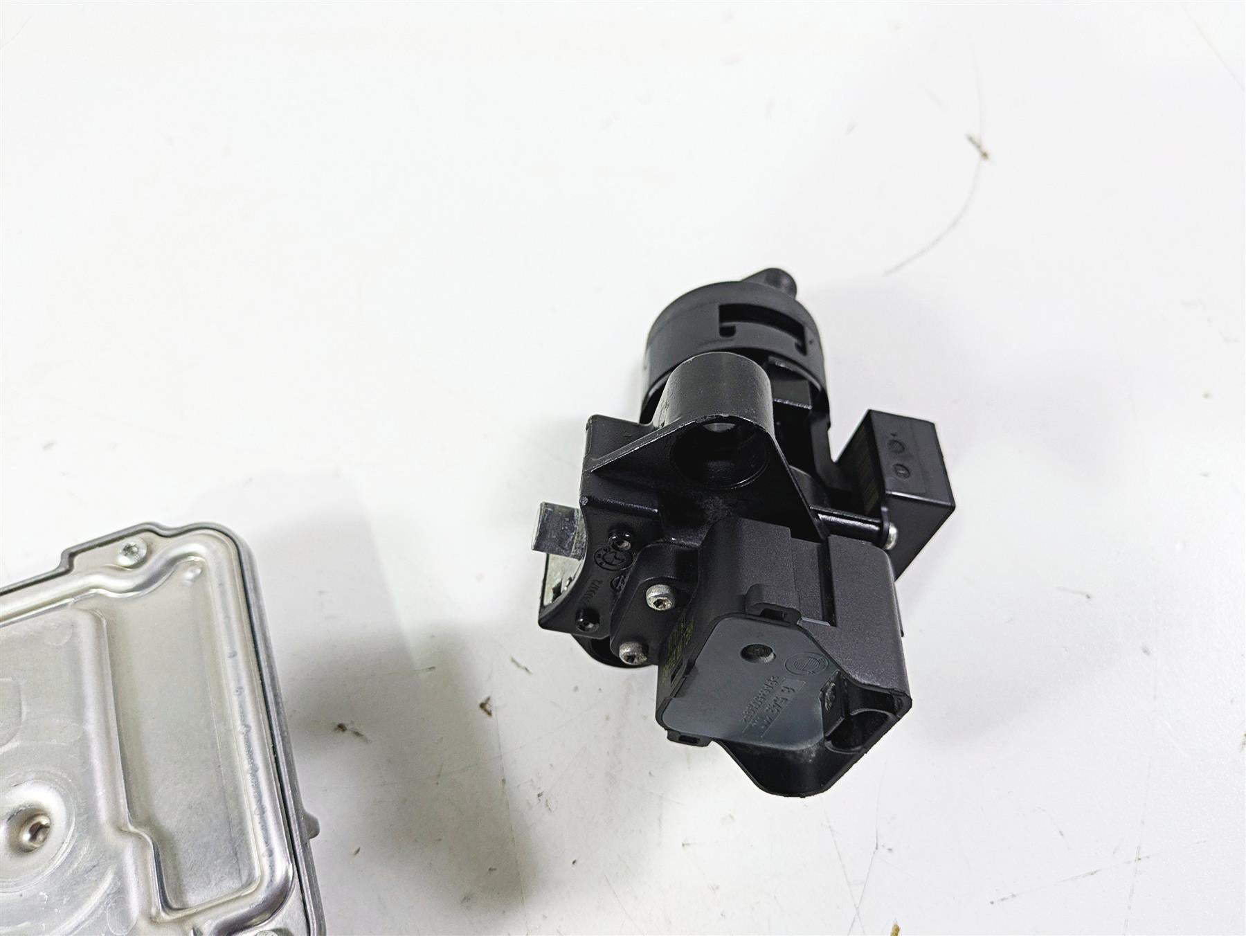 2017 BMW F800GS Adv K75 Cdi Ignition Switch Key Lock Set 13618562426 51257700072 {{ shop.shopifyCountryName }} - Mototech271