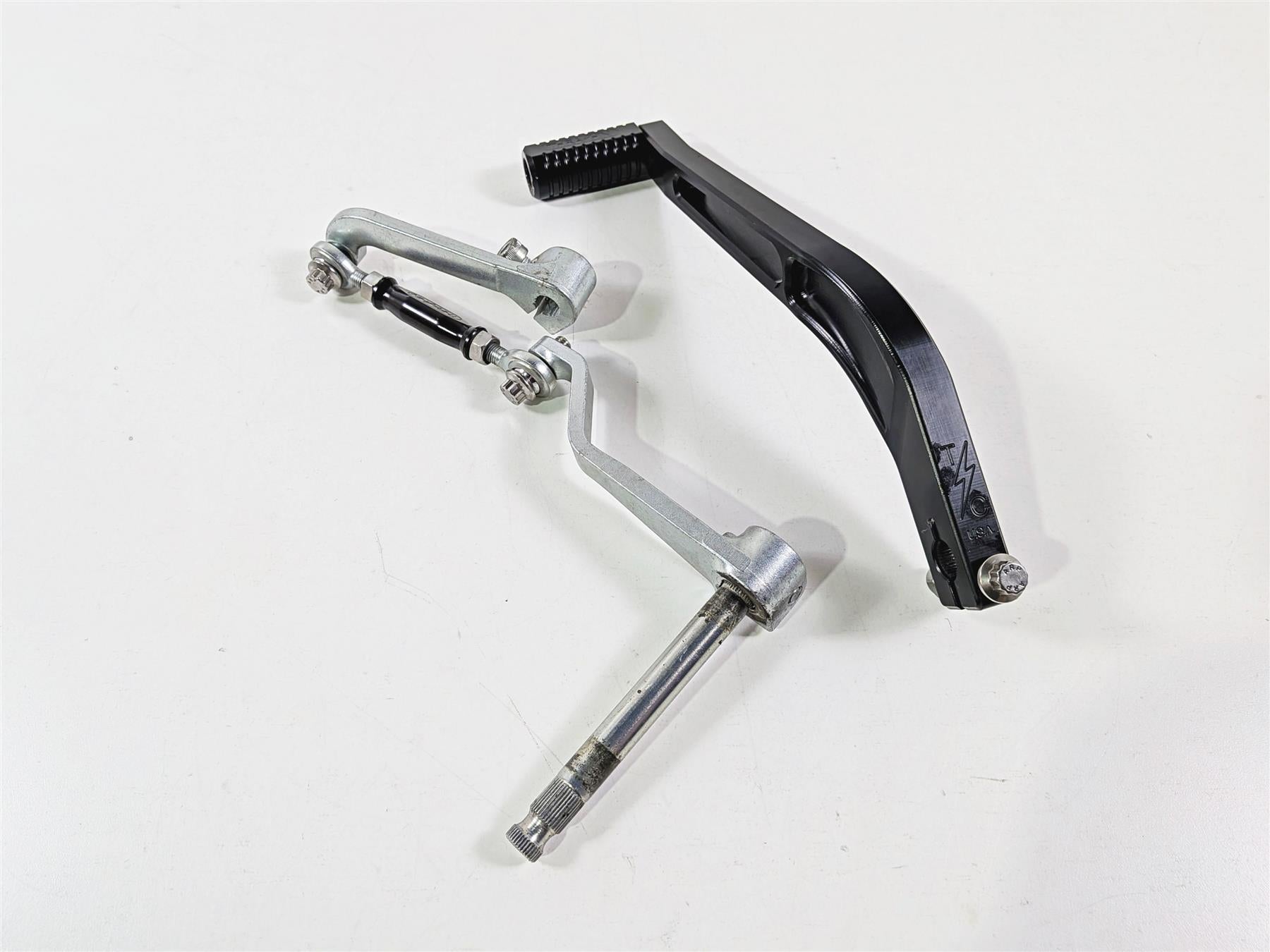 2024 Harley Softail FXLRST Low Rider Thrashin Shift Lever & Linkage TSC-2901-1 {{ shop.shopifyCountryName }} - Mototech271