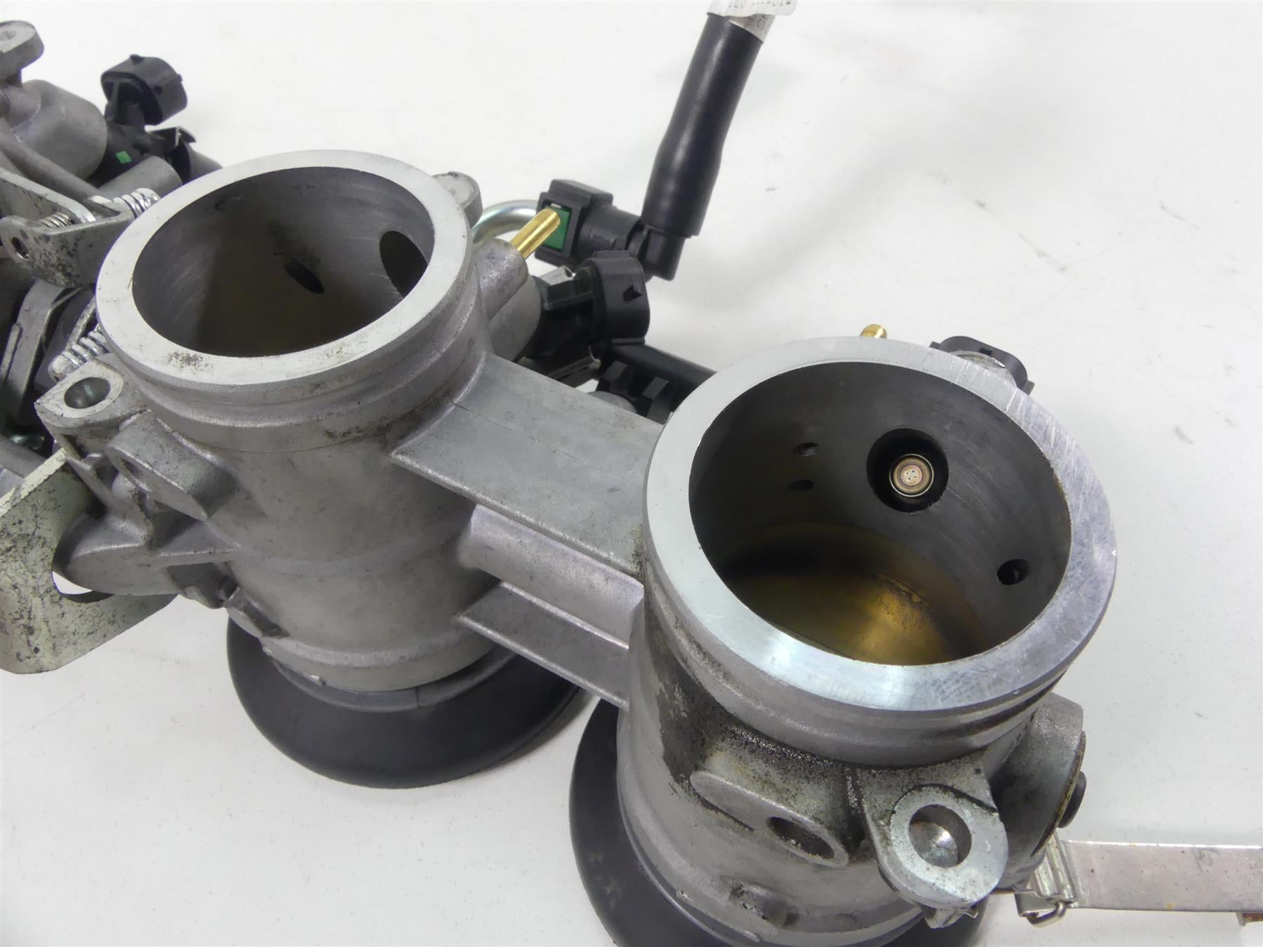 2012 Mv Agusta Brutale 1090 R Mikuni Throttle Body Bodies 8A00B3298 {{ shop.shopifyCountryName }} - Mototech271
