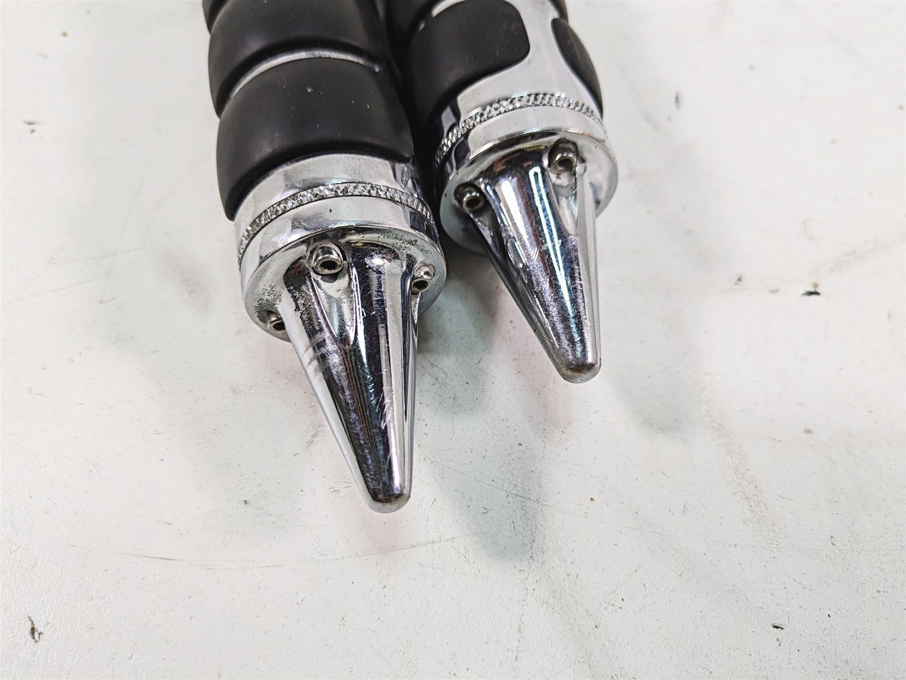 2011 Harley Touring FLTRU Road Glide Aftermarket Spike Hand Grip Set {{ shop.shopifyCountryName }} - Mototech271