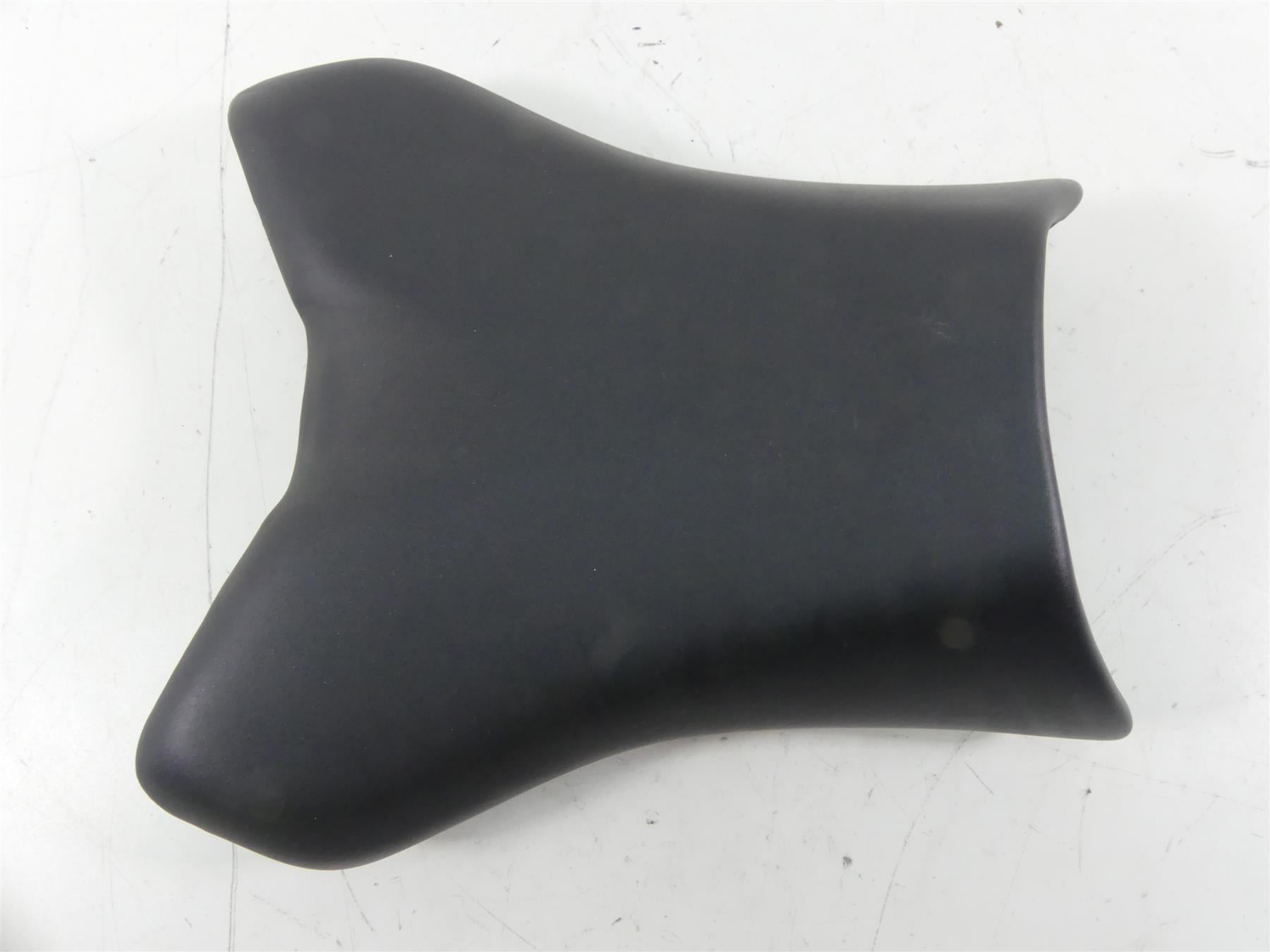 2007 Yamaha FZ1 Fazer Front Rider Driver Saddle Seat -No Cuts 2D1-24710-02-00 {{ shop.shopifyCountryName }} - Mototech271