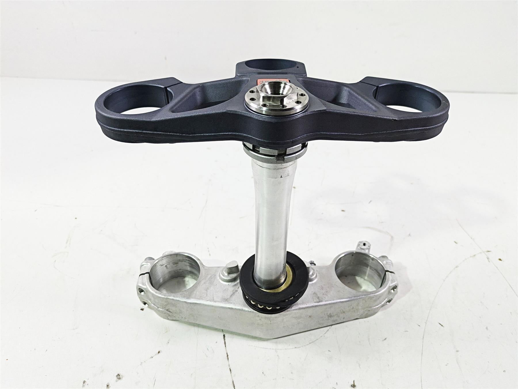 2008 Aprilia RSVR 1000 Factory Upper Lower Triple Tree Set - Read AP8163061 {{ shop.shopifyCountryName }} - Mototech271