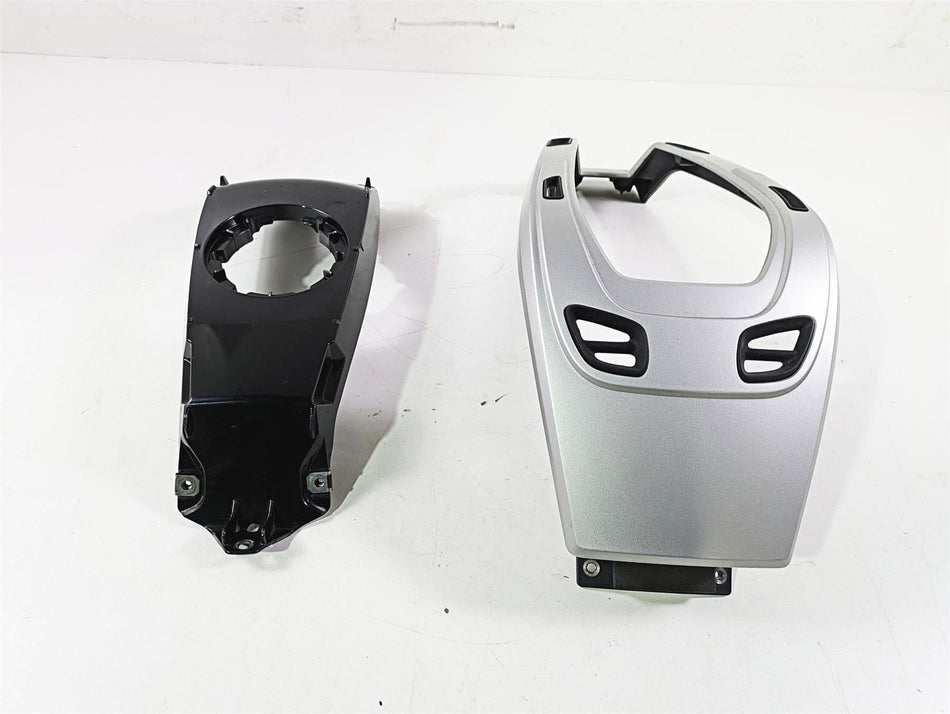 2009 BMW R1200RT K26 Center Tank Cover & Luggage Rack 46637682974 {{ shop.shopifyCountryName }} - Mototech271