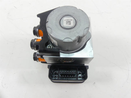 2018 Triumph Street Triple 765RS Abs Brake Pump Pressure Control Module T2025959 {{ shop.shopifyCountryName }} - Mototech271