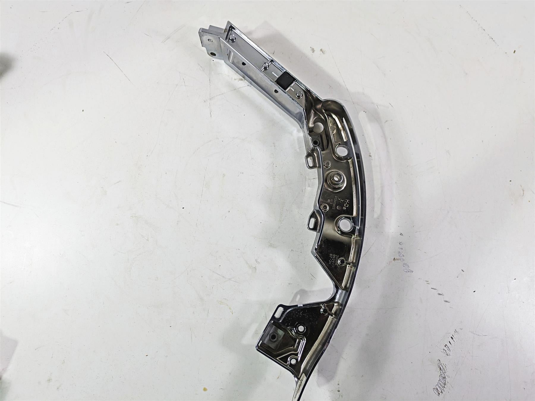 2020 Harley Touring FLHT Electra Glide Rear Fender Chrome Struts 90200503 {{ shop.shopifyCountryName }} - Mototech271