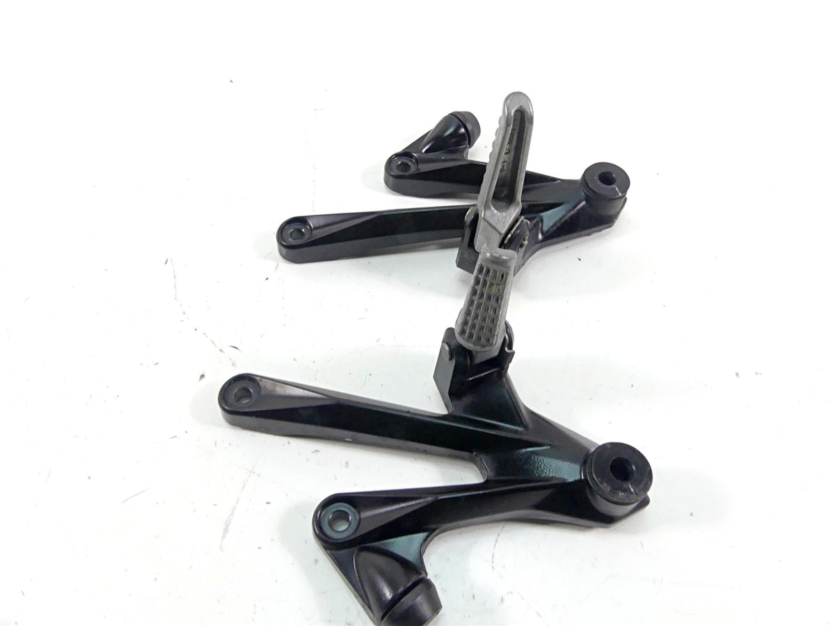 2010 Kawasaki ZX1400 ZX14 R Ninja Rear Passenger Foot Peg Set 35063-0353 {{ shop.shopifyCountryName }} - Mototech271