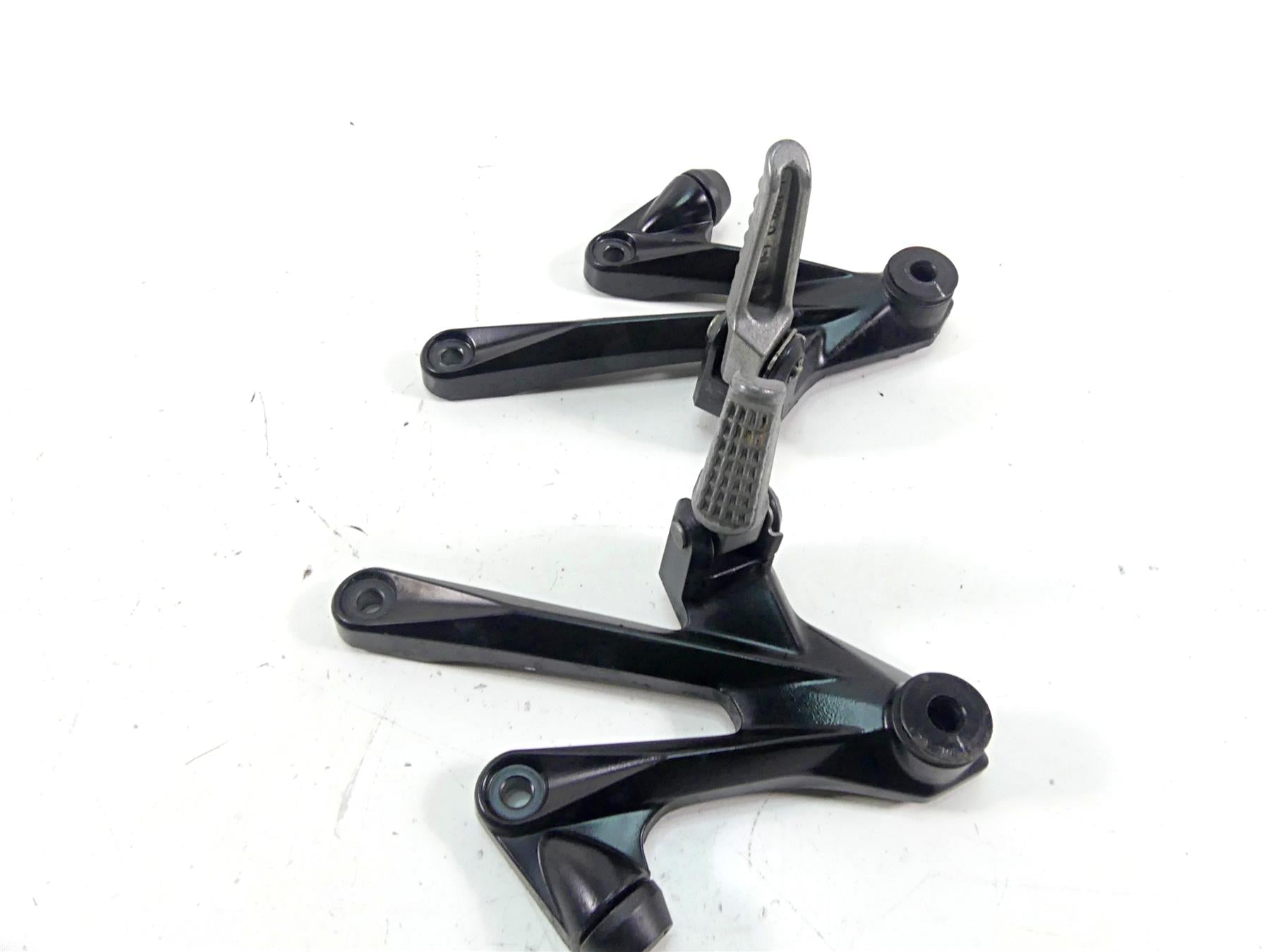 2010 Kawasaki ZX1400 ZX14 R Ninja Rear Passenger Foot Peg Set 35063-0353 {{ shop.shopifyCountryName }} - Mototech271