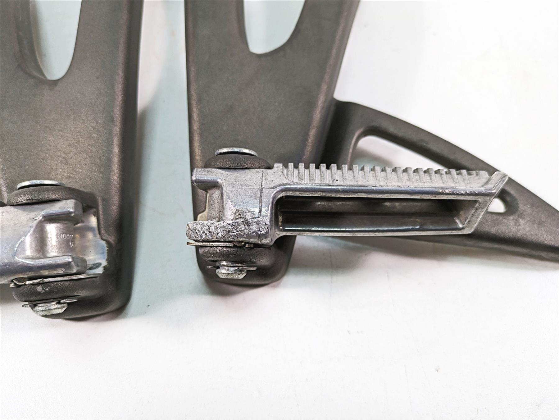 2008 Buell 1125 R Passenger Footpeg Foot Peg Set N0055.2ADCP N0054.2ADCP {{ shop.shopifyCountryName }} - Mototech271