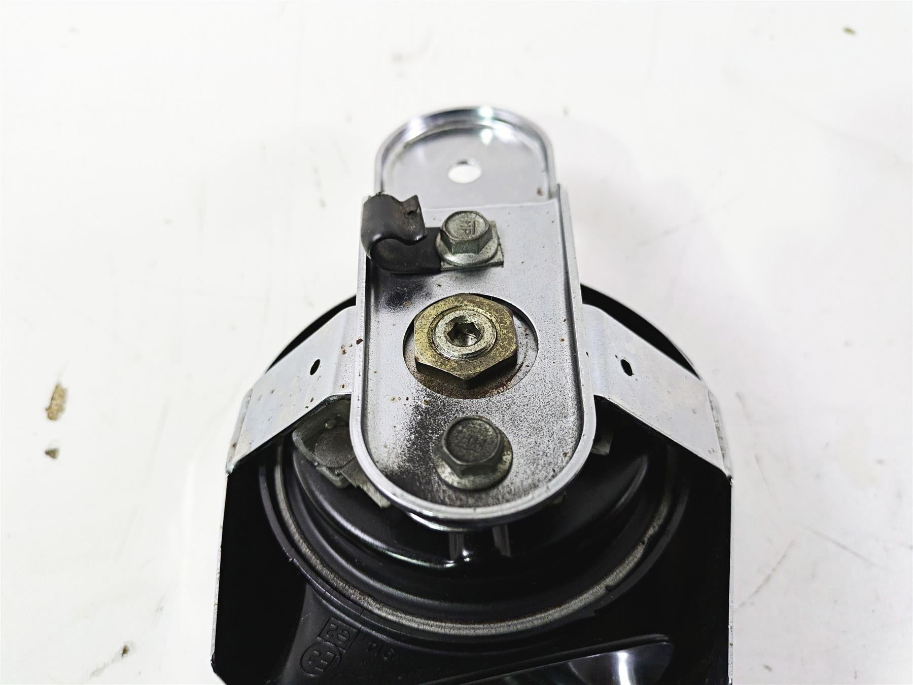 1992 Harley FLSTC Softail Heritage Horn & Chrome Cover 69012-86A 69060-90H {{ shop.shopifyCountryName }} - Mototech271