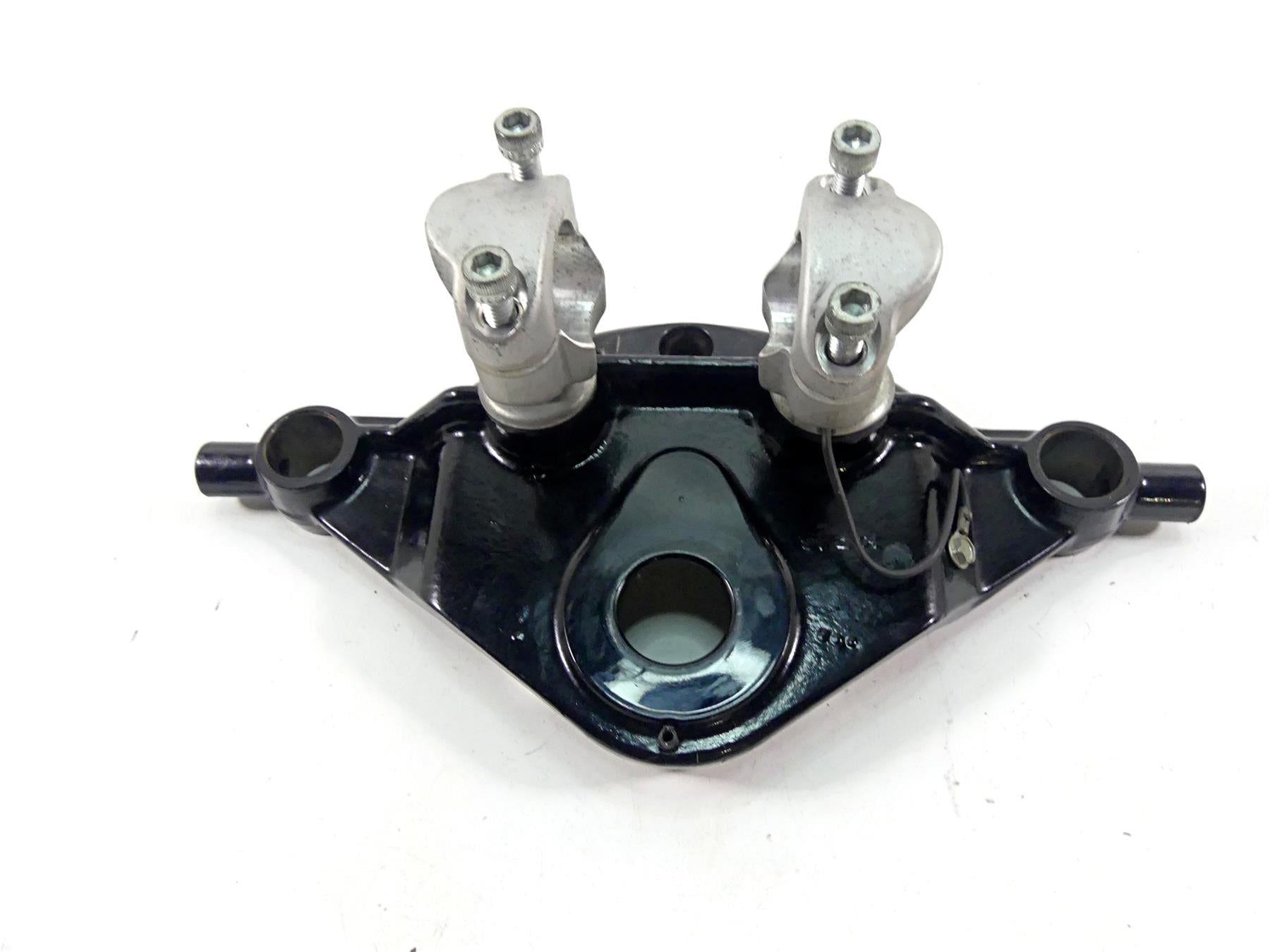 2007 Harley Touring FLHRSE CVO Road King Upper Triple Tree Riser Set 45435-95