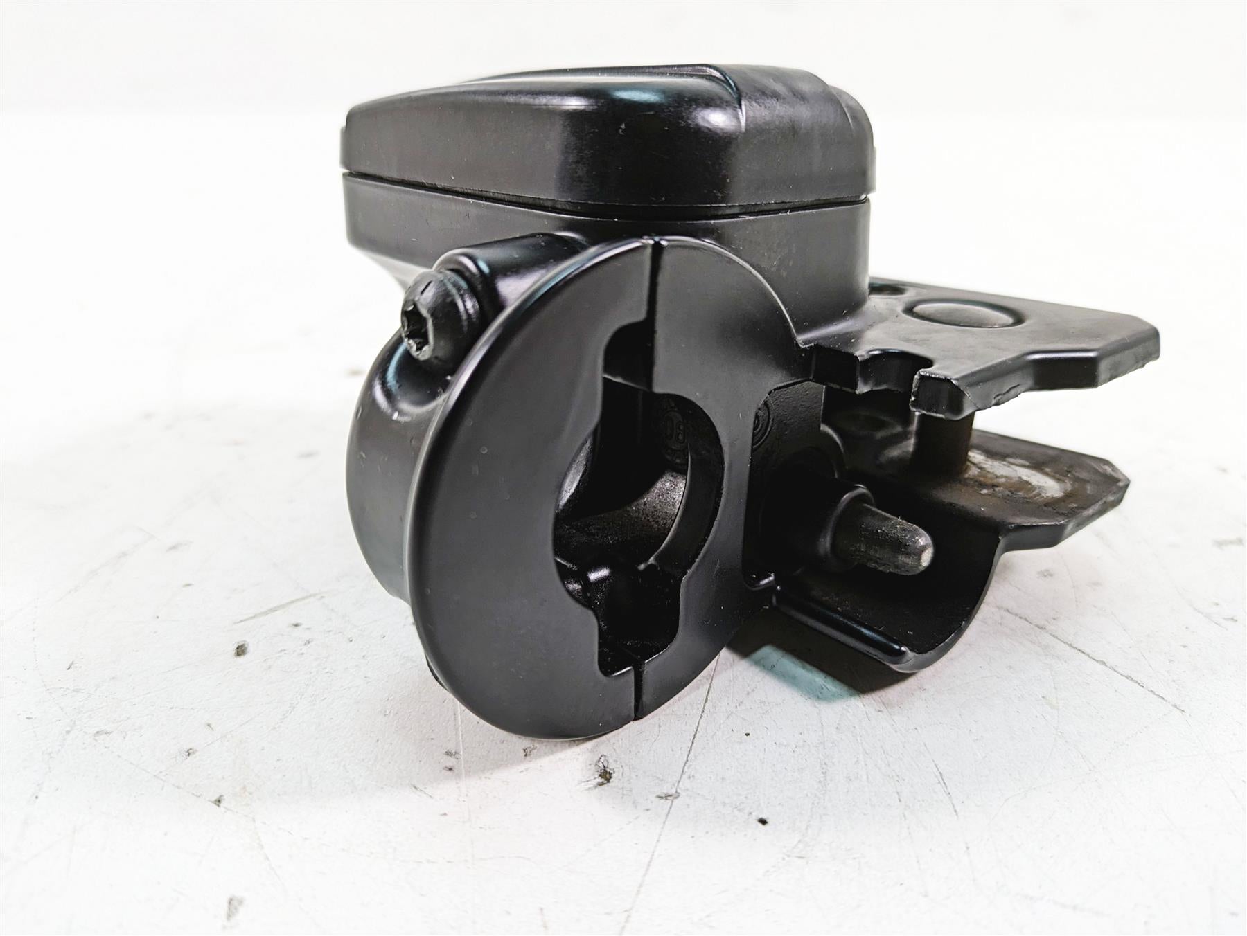 2009 Harley Touring FLHTCU Electra Glide Front Brake Master Cylinder 44551-08F {{ shop.shopifyCountryName }} - Mototech271