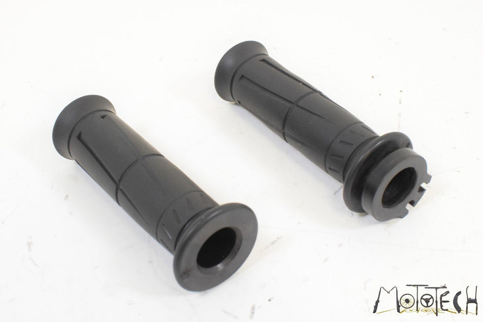 2015 Kawasaki ZX10R ZX10 R Ninja Grip SET 32099-0049 {{ shop.shopifyCountryName }} - Mototech271
