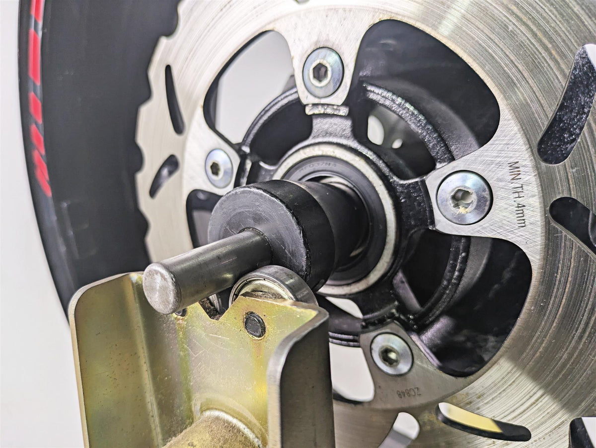 2006 Suzuki GSXR1000 K6 Straight Rear Wheel Rim 17x6 64111-41G00-019 {{ shop.shopifyCountryName }} - Mototech271