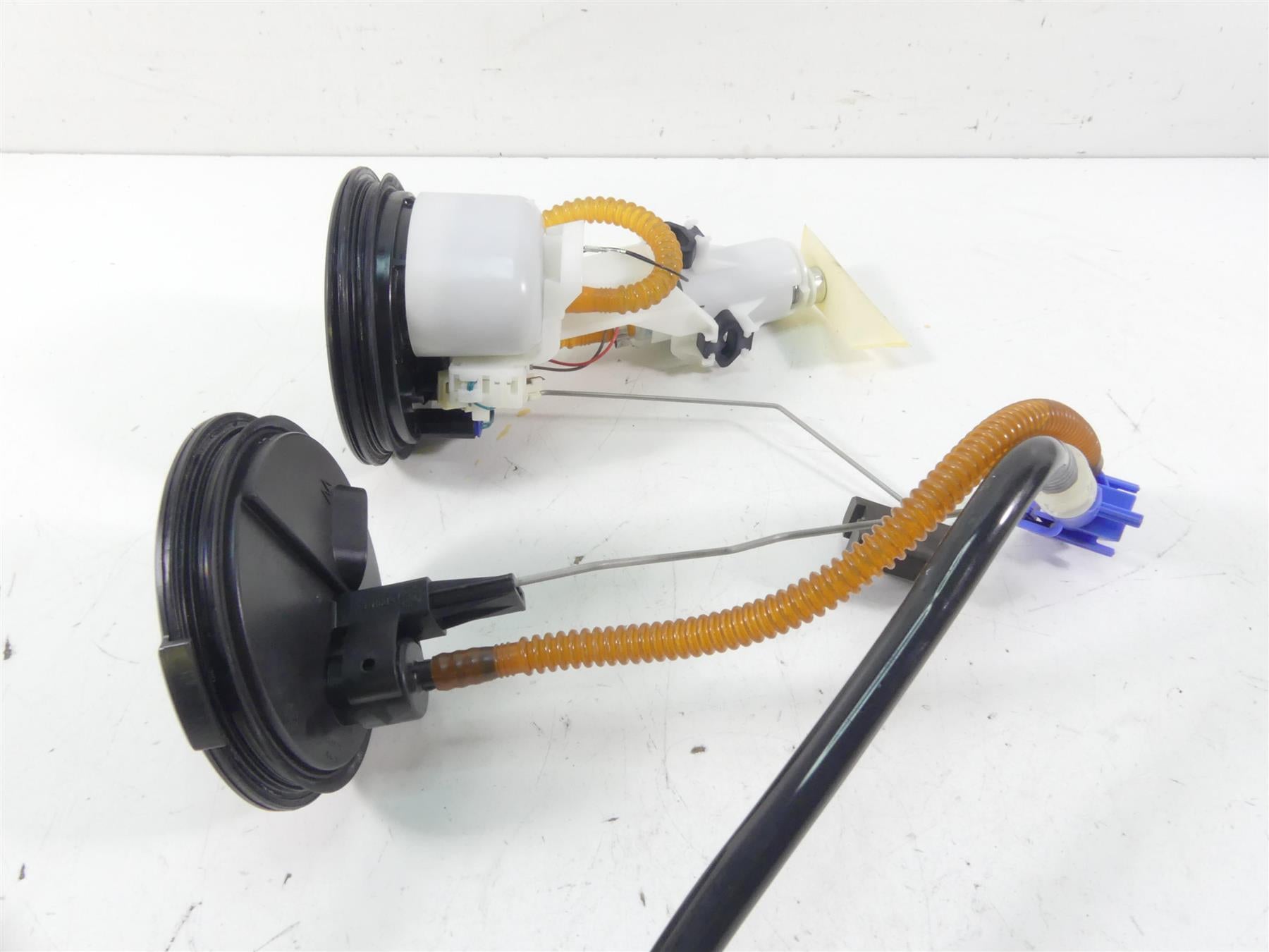 2012 BMW R1200 GS K255 Adventure Fuel Gas Petrol Pump + Level Sensor 16147708047 {{ shop.shopifyCountryName }} - Mototech271
