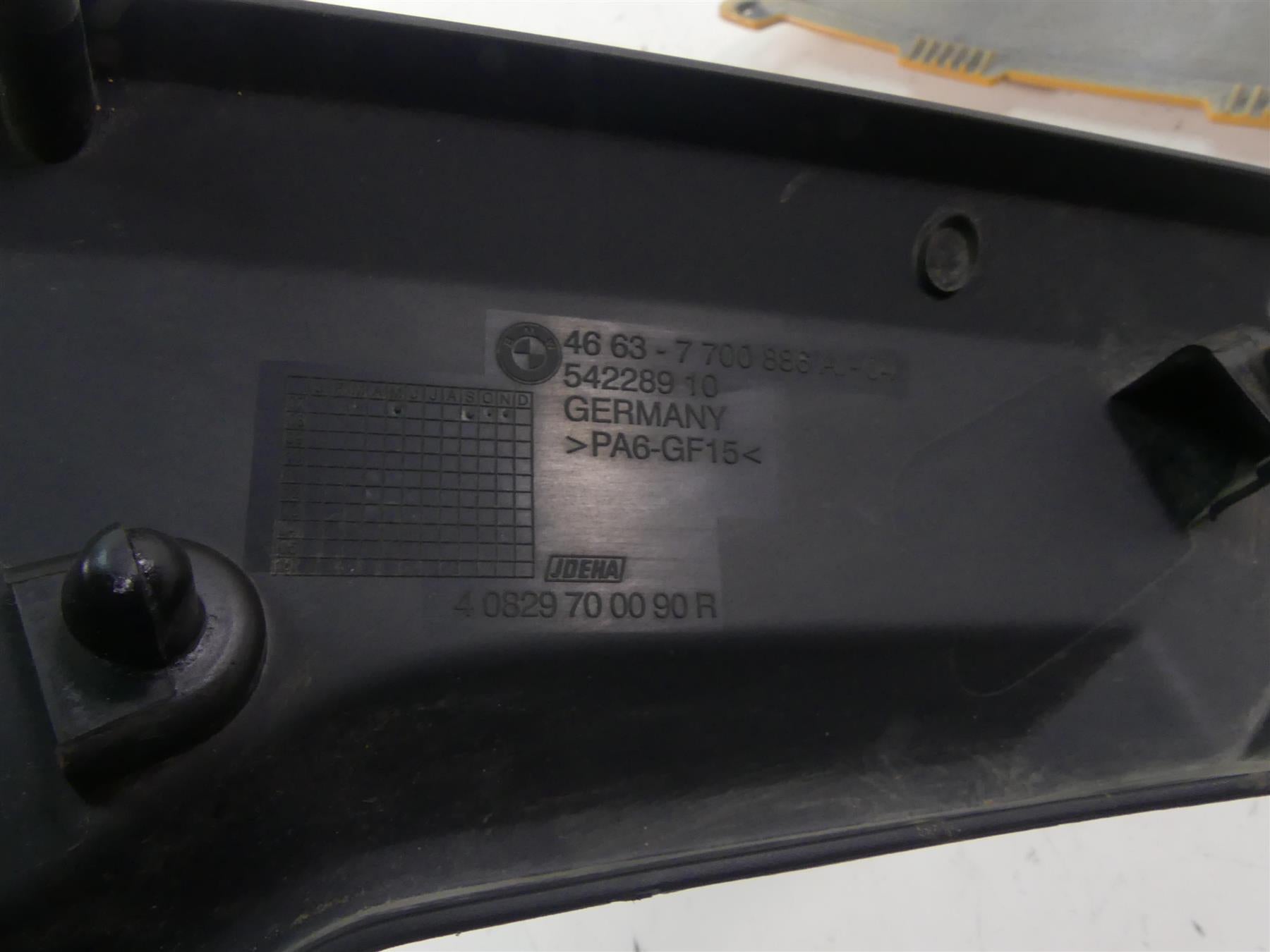 2008 BMW R1200GS K25 Between Leg Side Cover Fairing Set 46637700886 {{ shop.shopifyCountryName }} - Mototech271