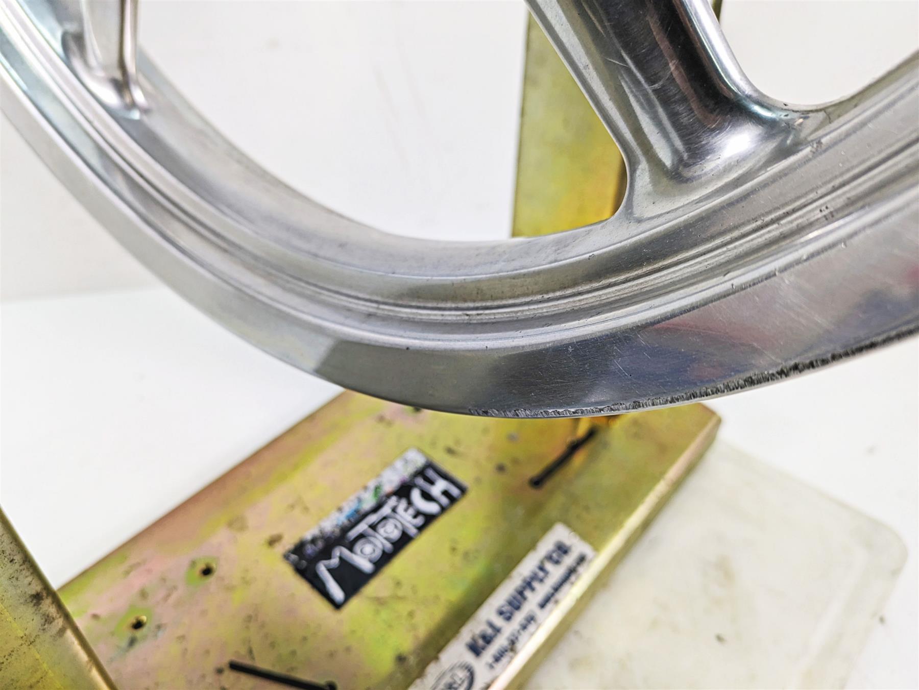 2009 Harley FXCWC Softail Rocker C Straight 19x2.15 Front Wheel Rim 41877-08 {{ shop.shopifyCountryName }} - Mototech271
