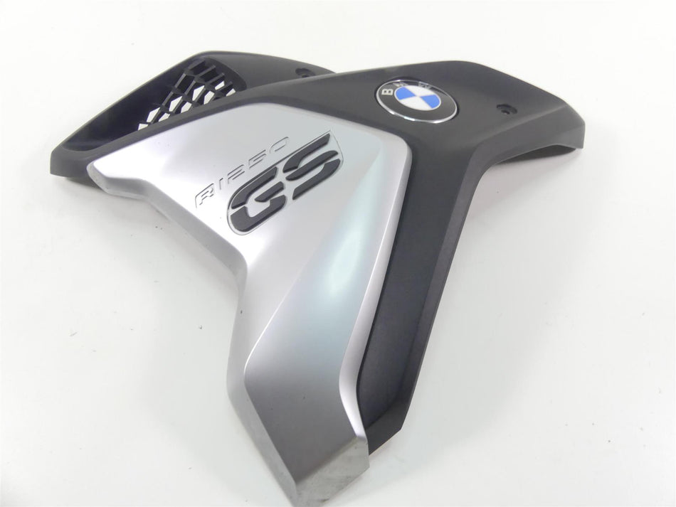 2019 BMW R1250GS K50 Left Side Intake Fairing & Emblem 46638556655 46638392881 {{ shop.shopifyCountryName }} - Mototech271