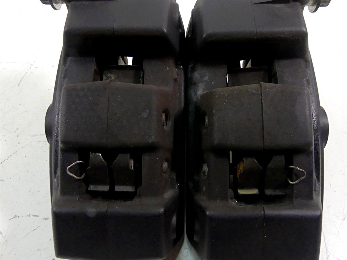 2015 Harley Touring FLHXS Street Glide Front Brake Caliper Set 43027-08 44023-08 {{ shop.shopifyCountryName }} - Mototech271