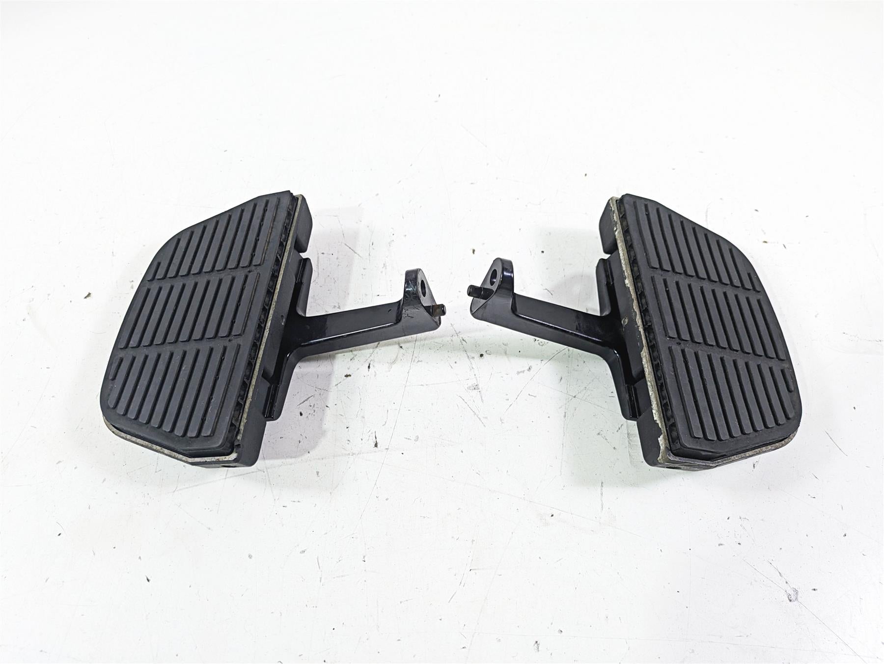 2003 Harley Touring FLHTCUI 100TH E-Glide Passenger Floor Board Set 52719-93B {{ shop.shopifyCountryName }} - Mototech271