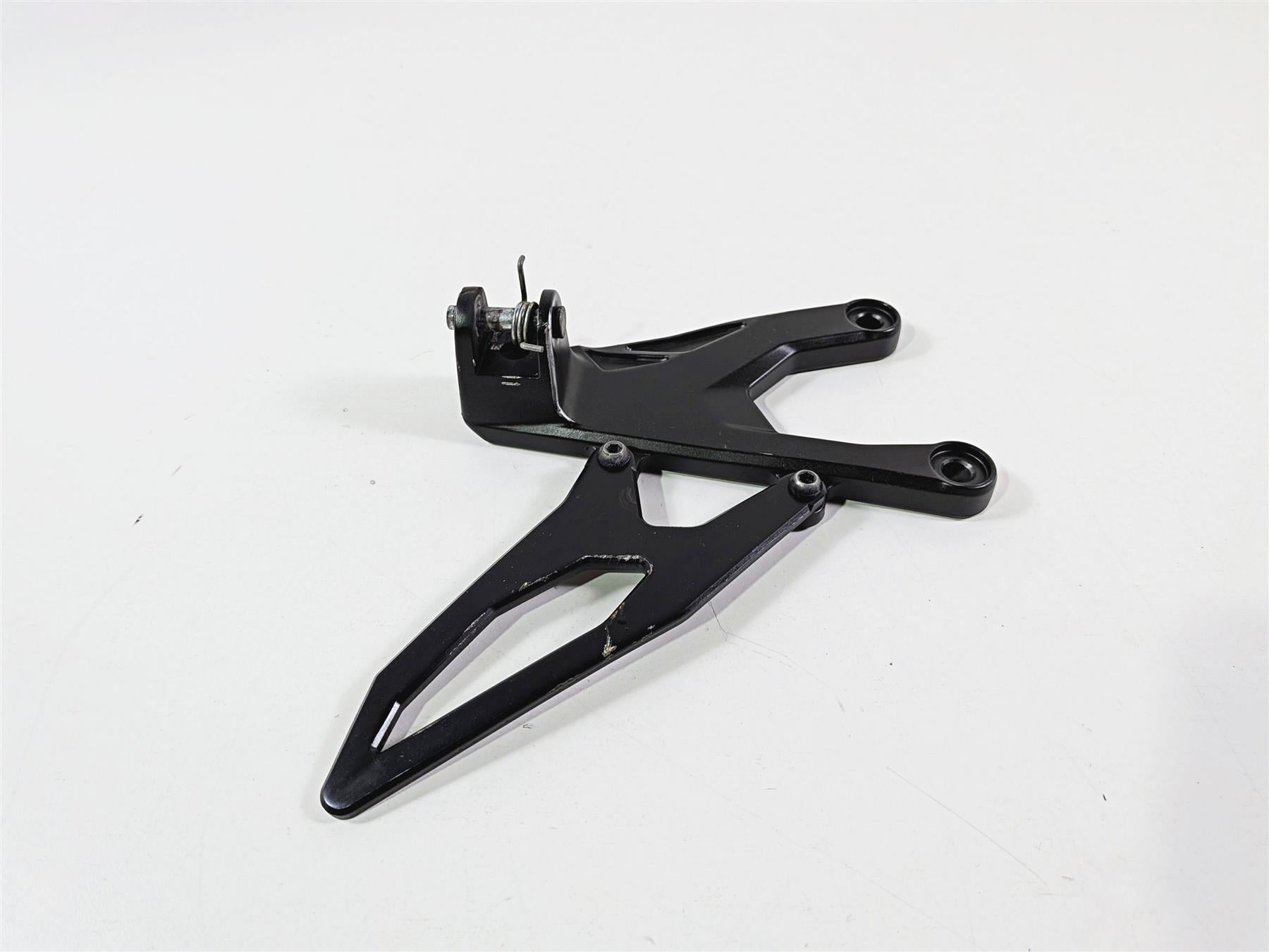 2024 Yamaha YZF R1 RN65 Front Left Rider Footpeg Mount - Read 2CR-27442-00-00 {{ shop.shopifyCountryName }} - Mototech271