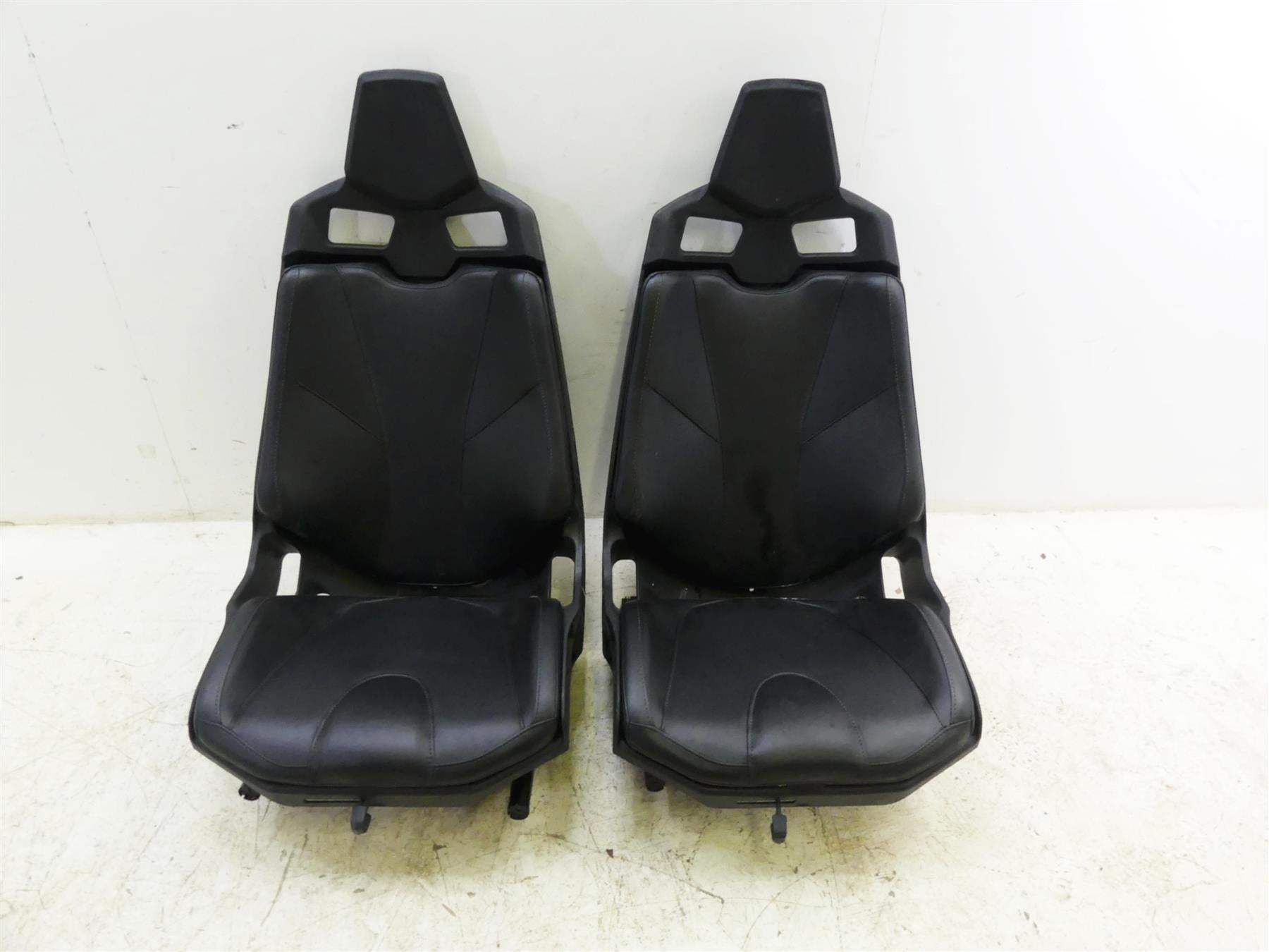 2018 Can Am Maverick X3 Turbo STD Driver Rider Passenger Seat Set 708002065 {{ shop.shopifyCountryName }} - Mototech271