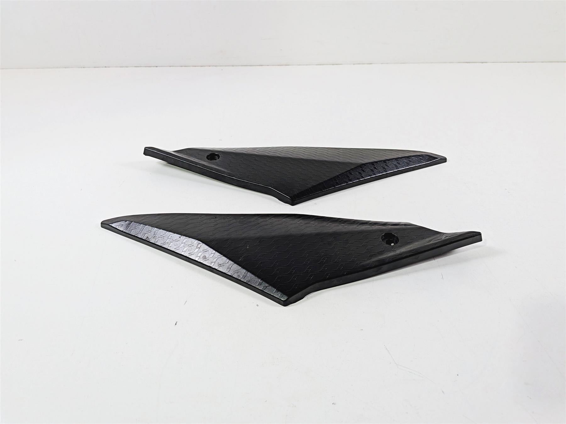 2016 Yamaha YZF R1 RN32 Left Right Gas Tank Cover Fairing 2CR-24129-00 {{ shop.shopifyCountryName }} - Mototech271