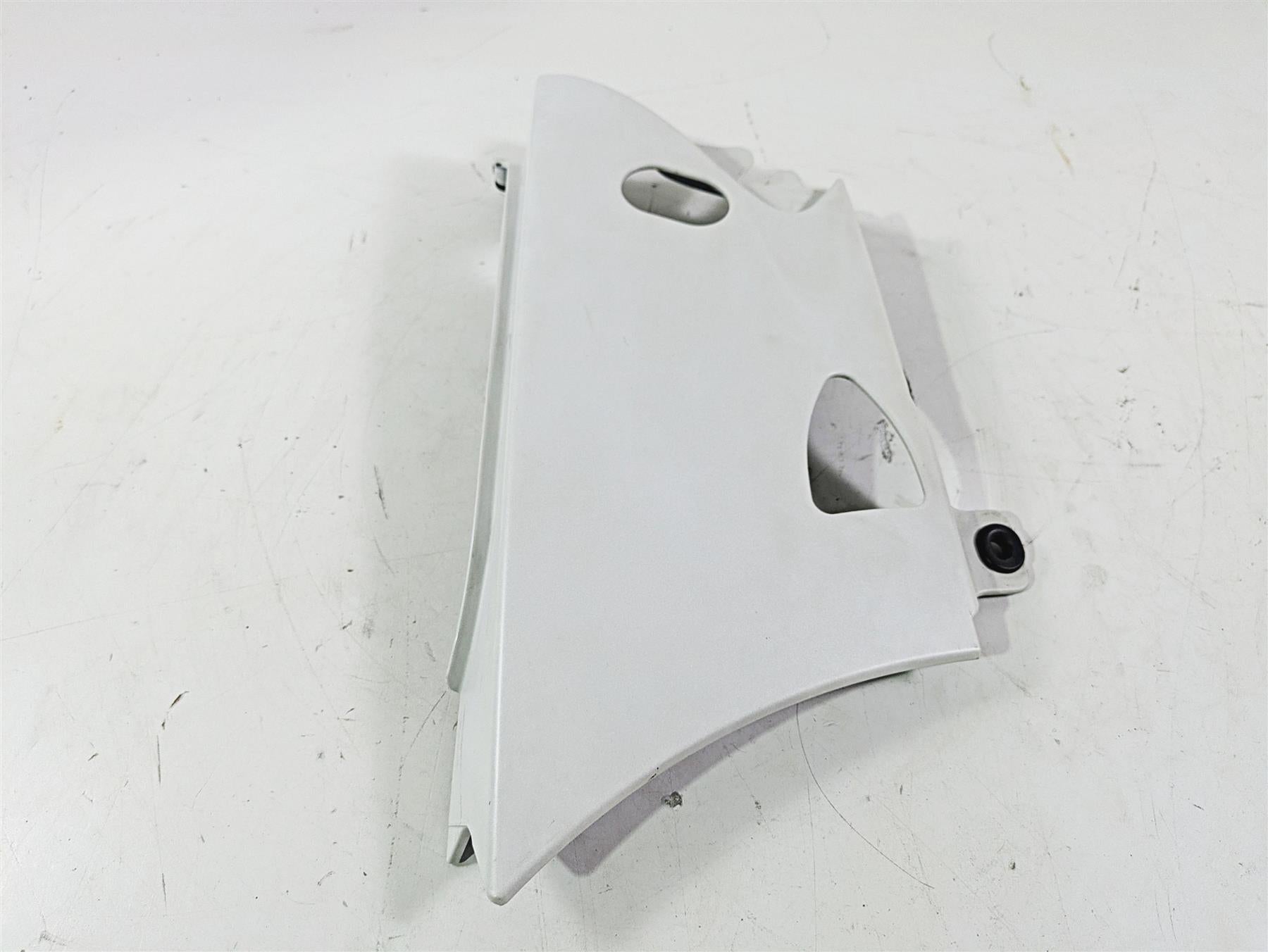 2018 Indian Chieftain Limited Right Lower Side Cover Fairing White Pearl 5450418 {{ shop.shopifyCountryName }} - Mototech271