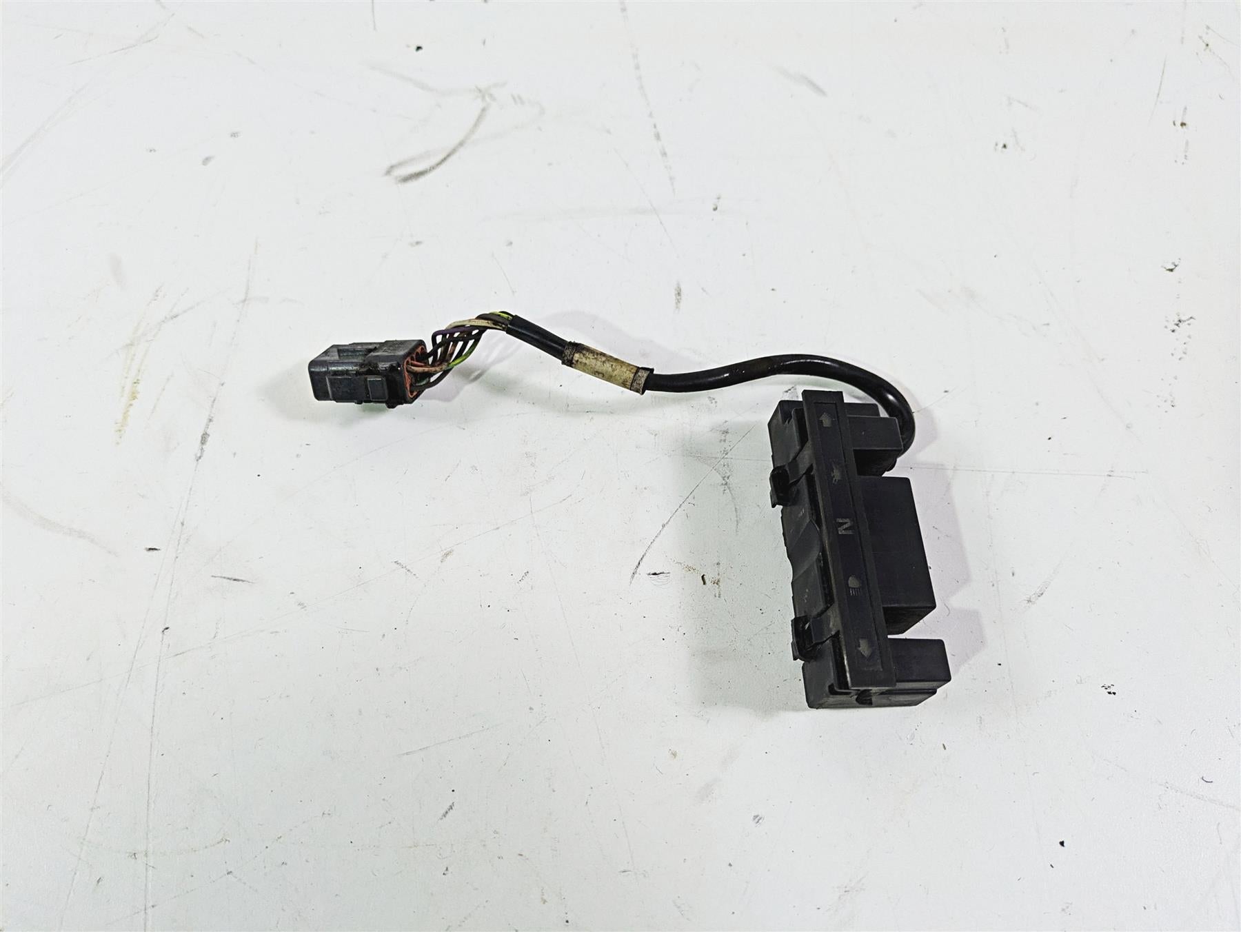 2004 Harley FLSTCI Softail Heritage Instrument Indicator Lights 68113-99C {{ shop.shopifyCountryName }} - Mototech271