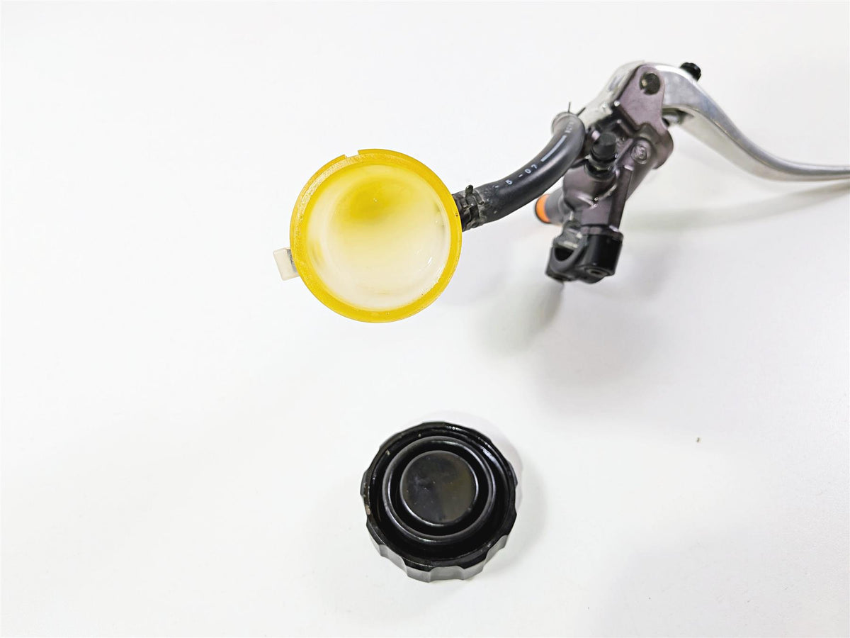 2008 Yamaha YZF R1 RN19 Front Brake Radial Pump Brembo 16mm 5SL-W2587-00-00 {{ shop.shopifyCountryName }} - Mototech271
