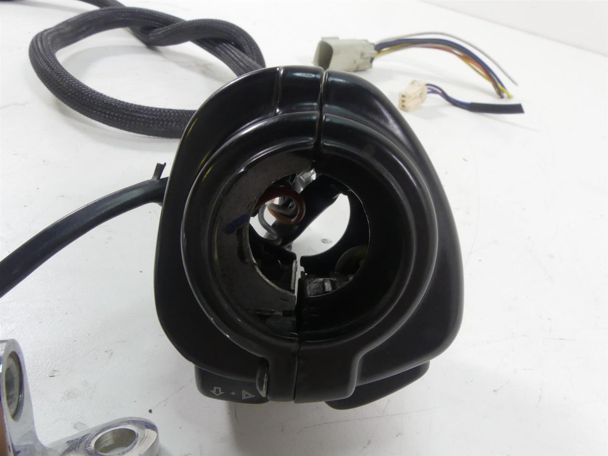 2009 Harley FXDF Dyna Fat Bob Left Control Switch + Blinker Set - Read 71682-06A {{ shop.shopifyCountryName }} - Mototech271