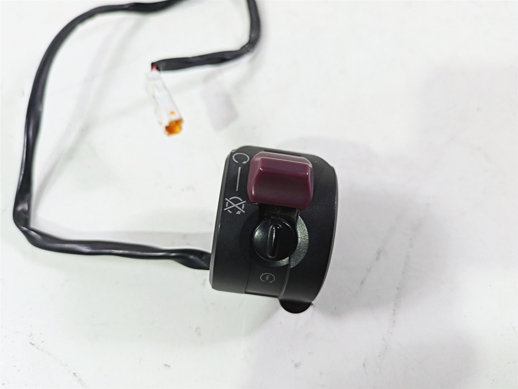 2013 Ducati Hyperstrada 821 Right Hand Control Switch Start Kill 65010121E {{ shop.shopifyCountryName }} - Mototech271