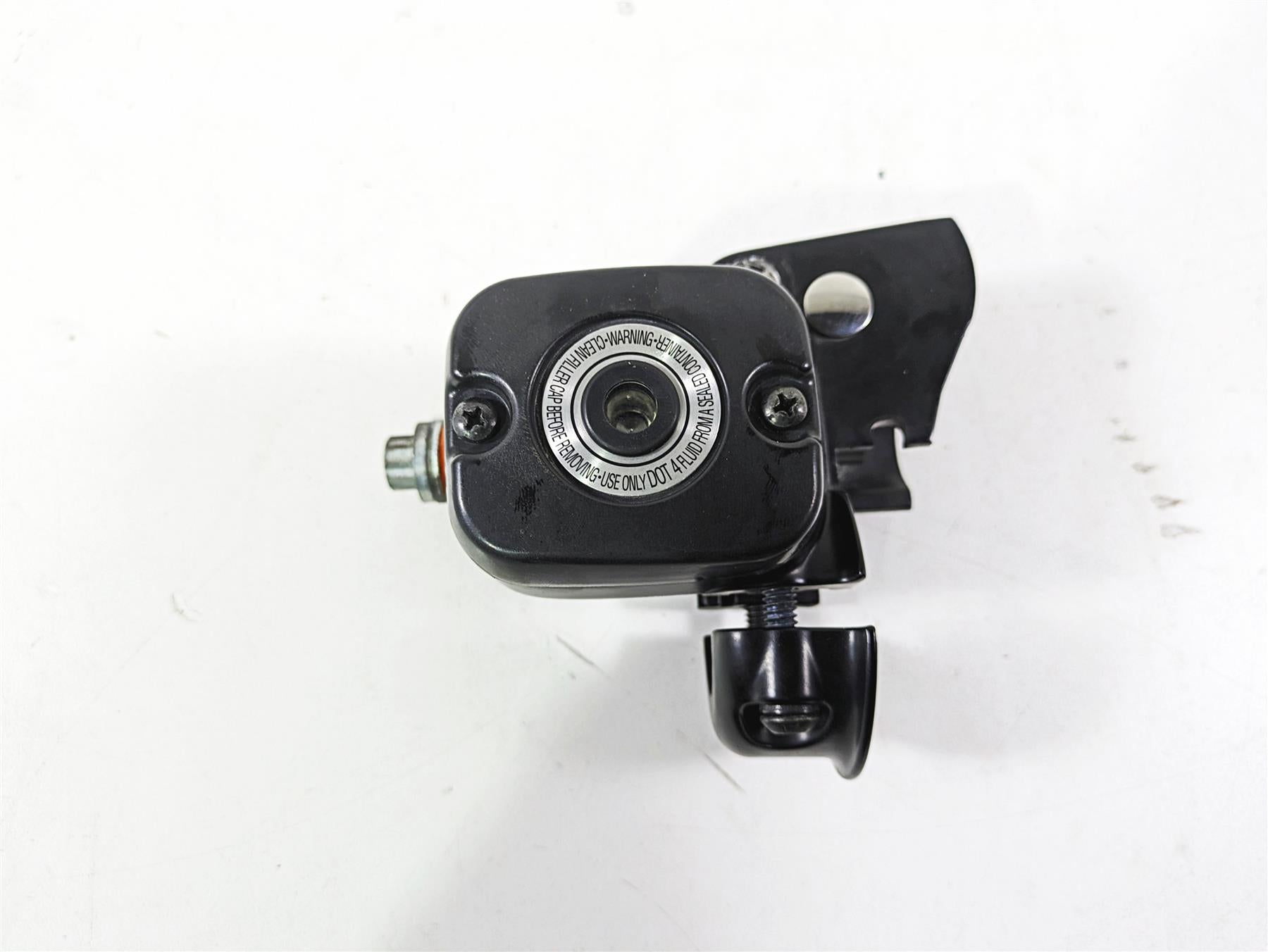 2017 Harley Dyna FXDB Street Bob Front Brake Master Cylinder 9/16 Bore 45029-11D {{ shop.shopifyCountryName }} - Mototech271
