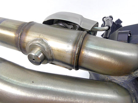 2022 Triumph Speed Triple 1200 RS Center Exhaust Chamber & Servo Motor T2209601 {{ shop.shopifyCountryName }} - Mototech271