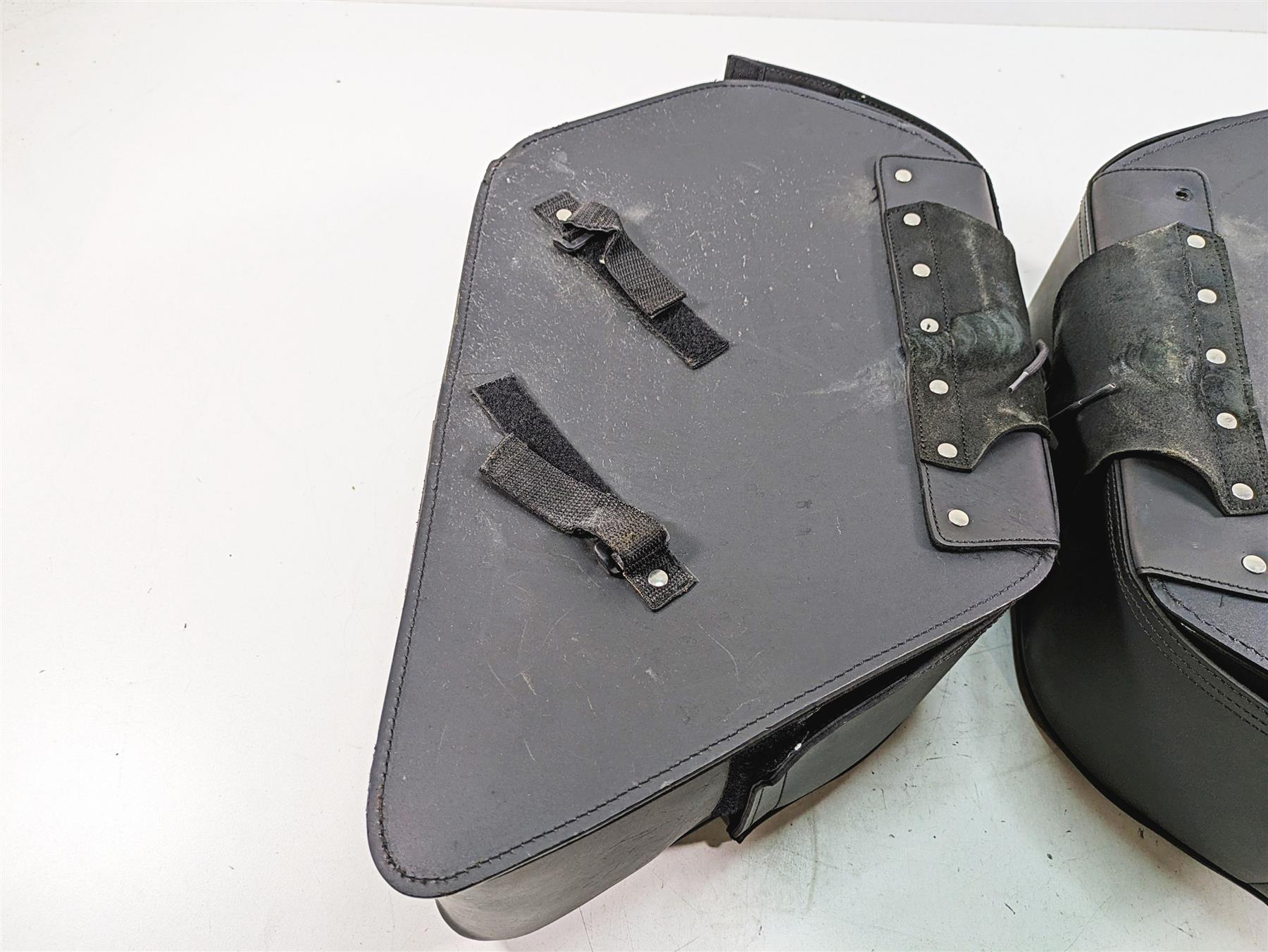 2011 Triumph America Large Saddlebag Saddle Bags Set A9520019 {{ shop.shopifyCountryName }} - Mototech271
