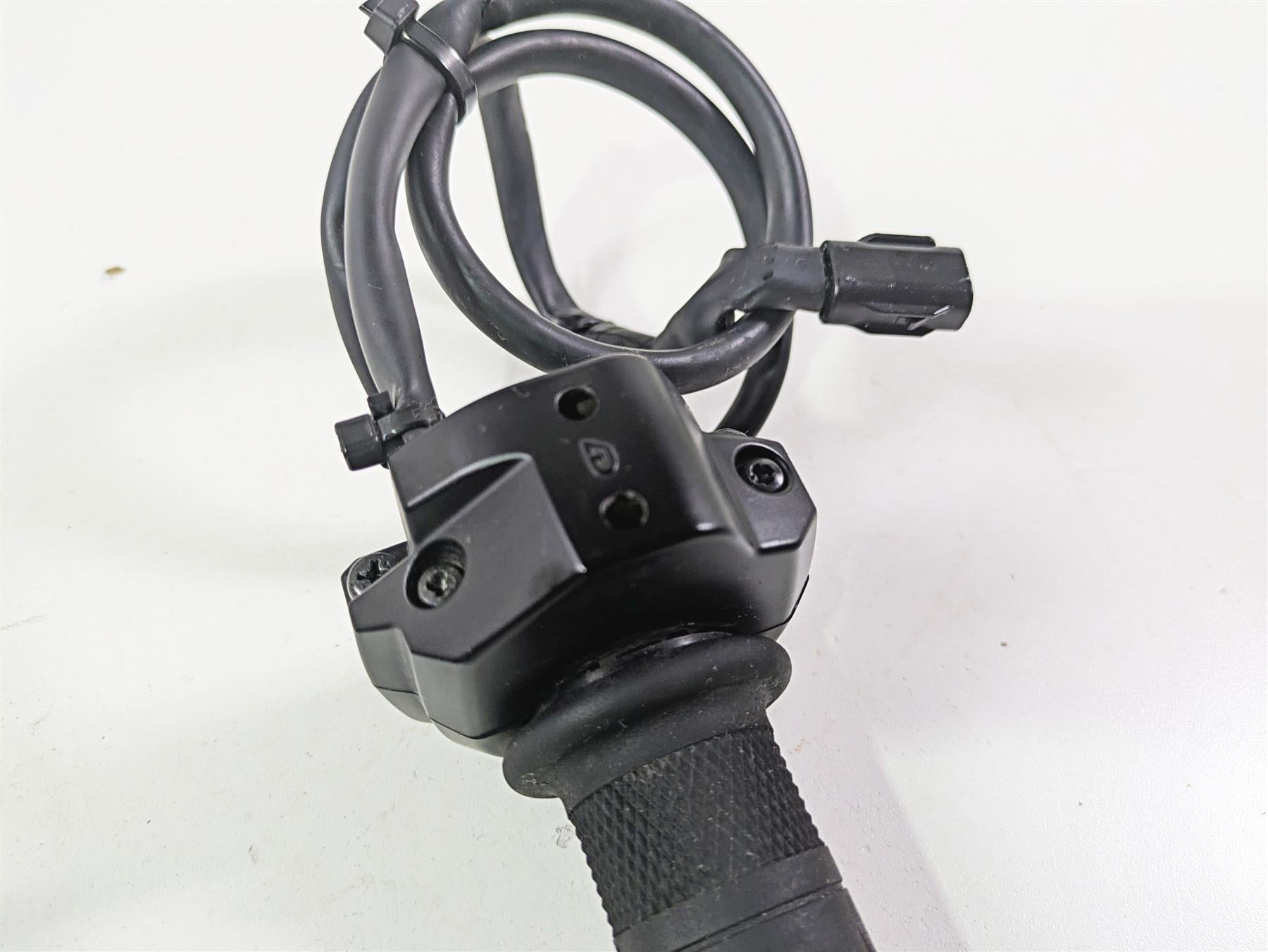 2024 Triumph Street Triple 765 R Fly By Wire Throttle Grip Sensor T2043055 {{ shop.shopifyCountryName }} - Mototech271