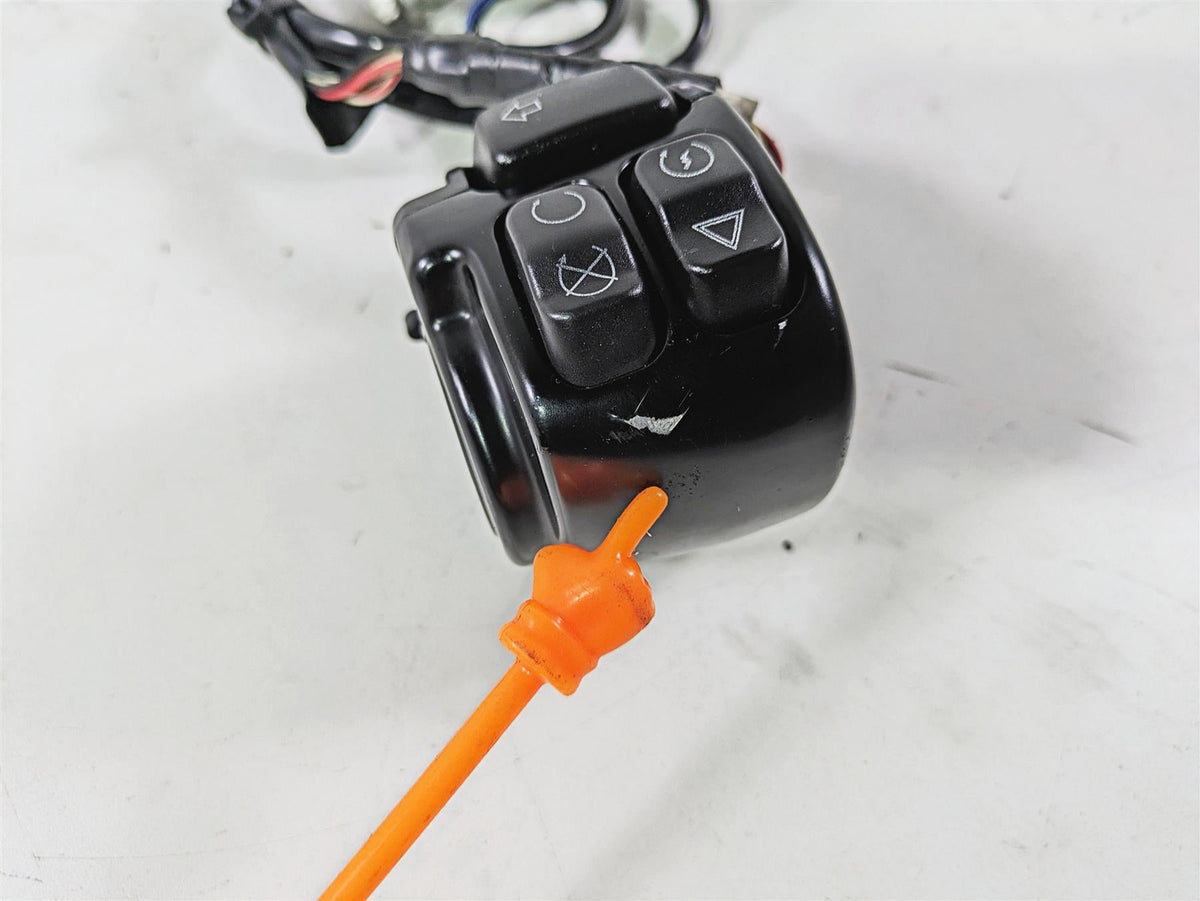 2017 Harley Dyna FXDB Street Bob Right Control Switch & Blinker -READ 71500360 {{ shop.shopifyCountryName }} - Mototech271
