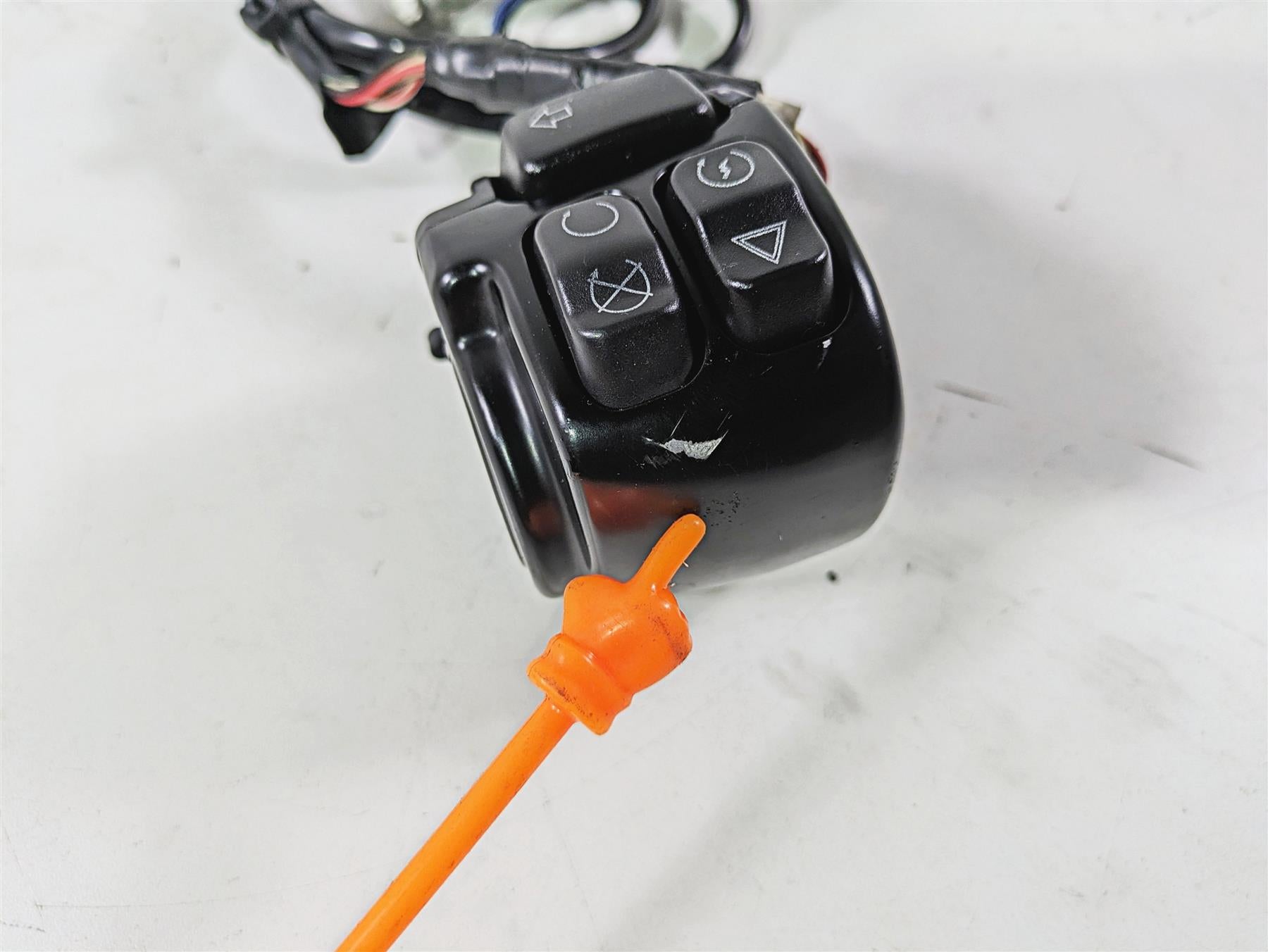 2017 Harley Dyna FXDB Street Bob Right Control Switch & Blinker -READ 71500360 {{ shop.shopifyCountryName }} - Mototech271