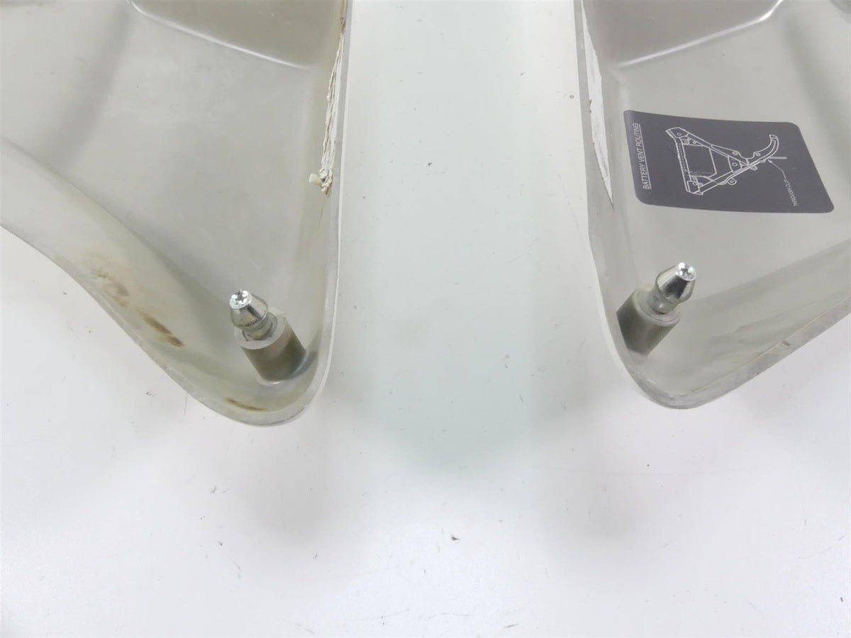 1999 Harley Touring FLHTCUI Electra Glide Side Cover Fairing Cowl Set 66619-97A {{ shop.shopifyCountryName }} - Mototech271