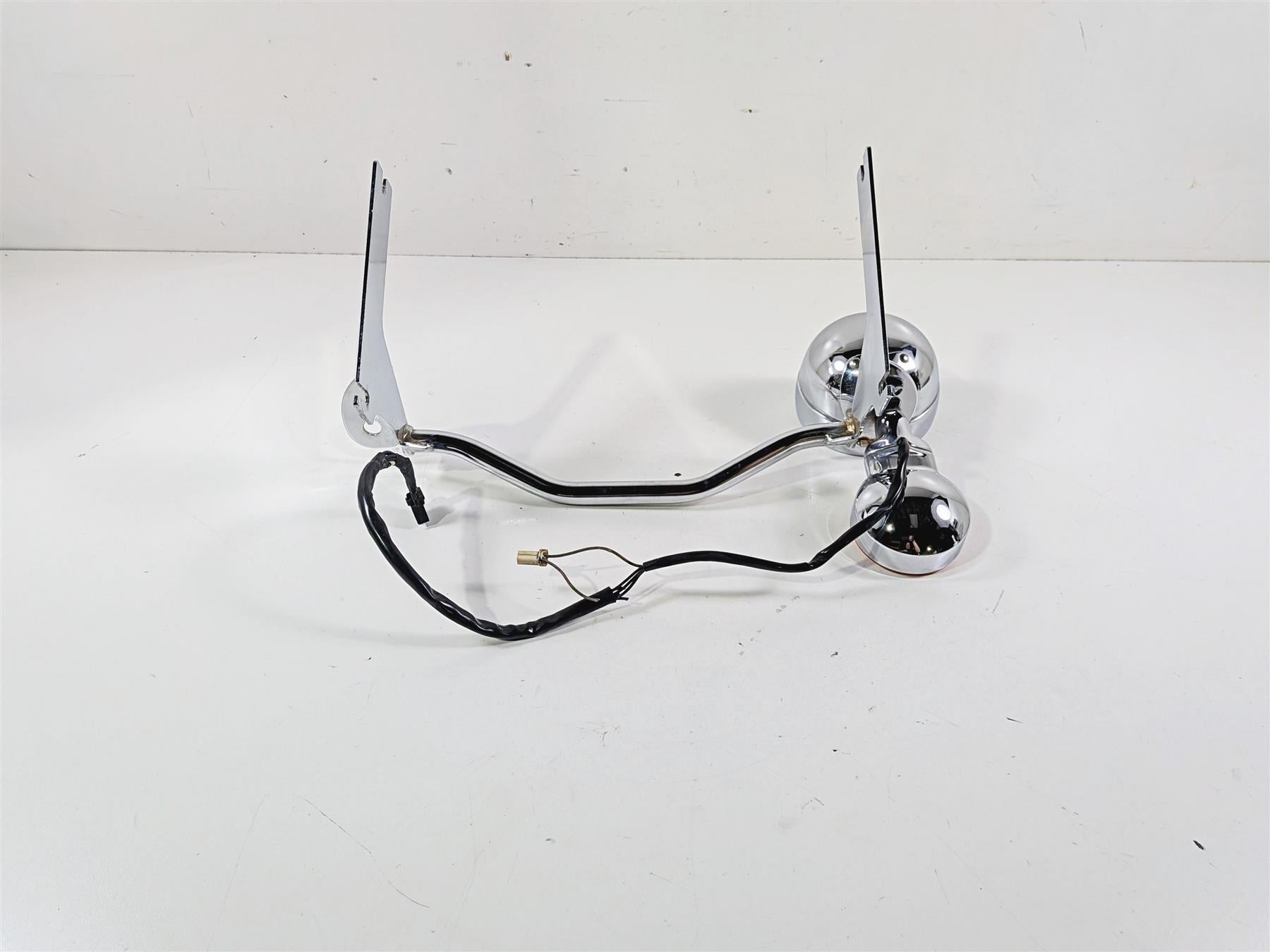 2000 Harley Touring FLHRCI Road King Spotlight Bar & Right Light Read 68712-94A {{ shop.shopifyCountryName }} - Mototech271