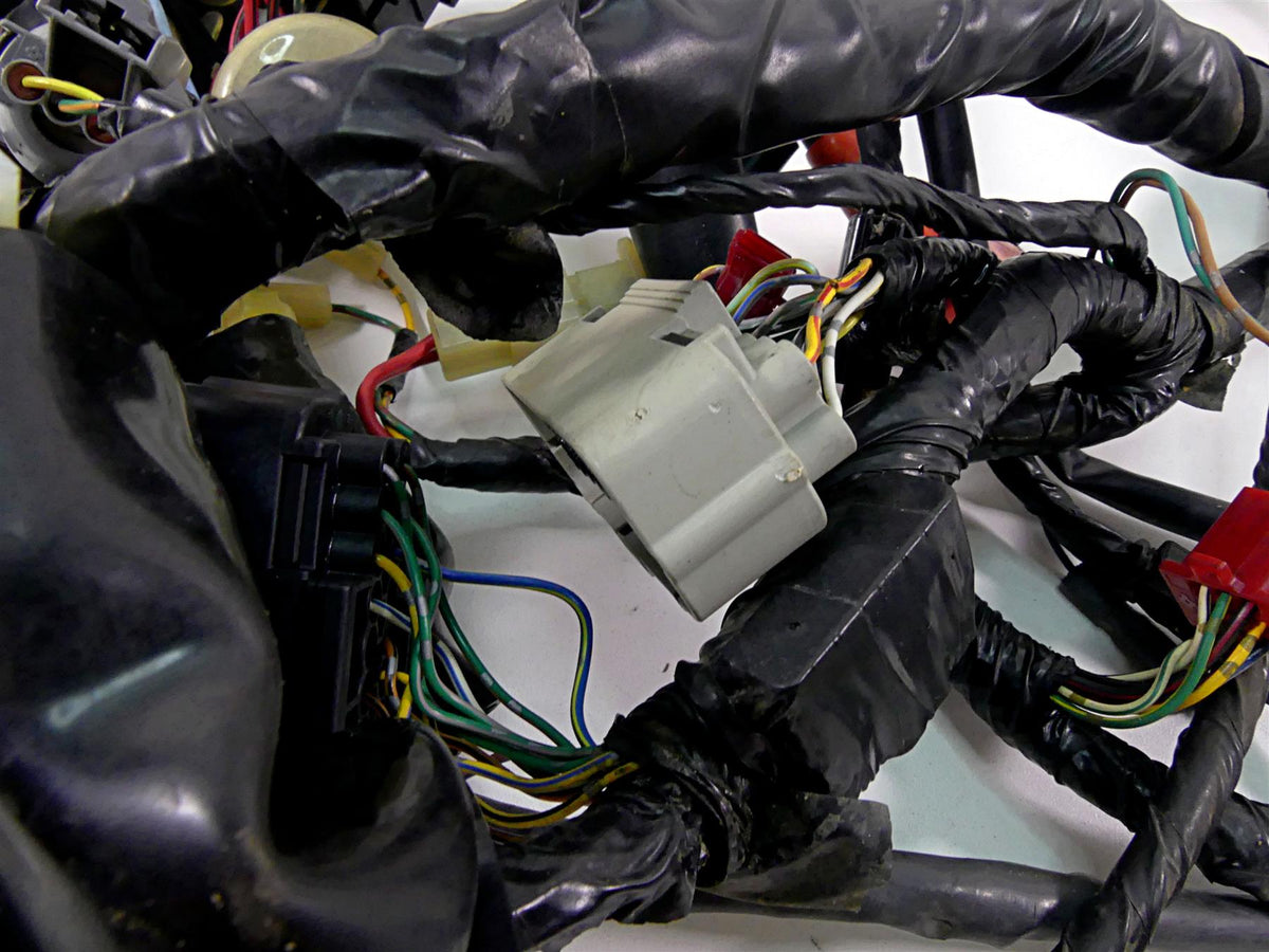 2002 Honda VTX1800 R Wiring Harness Loom - No Cuts 32100-MCV-670 {{ shop.shopifyCountryName }} - Mototech271