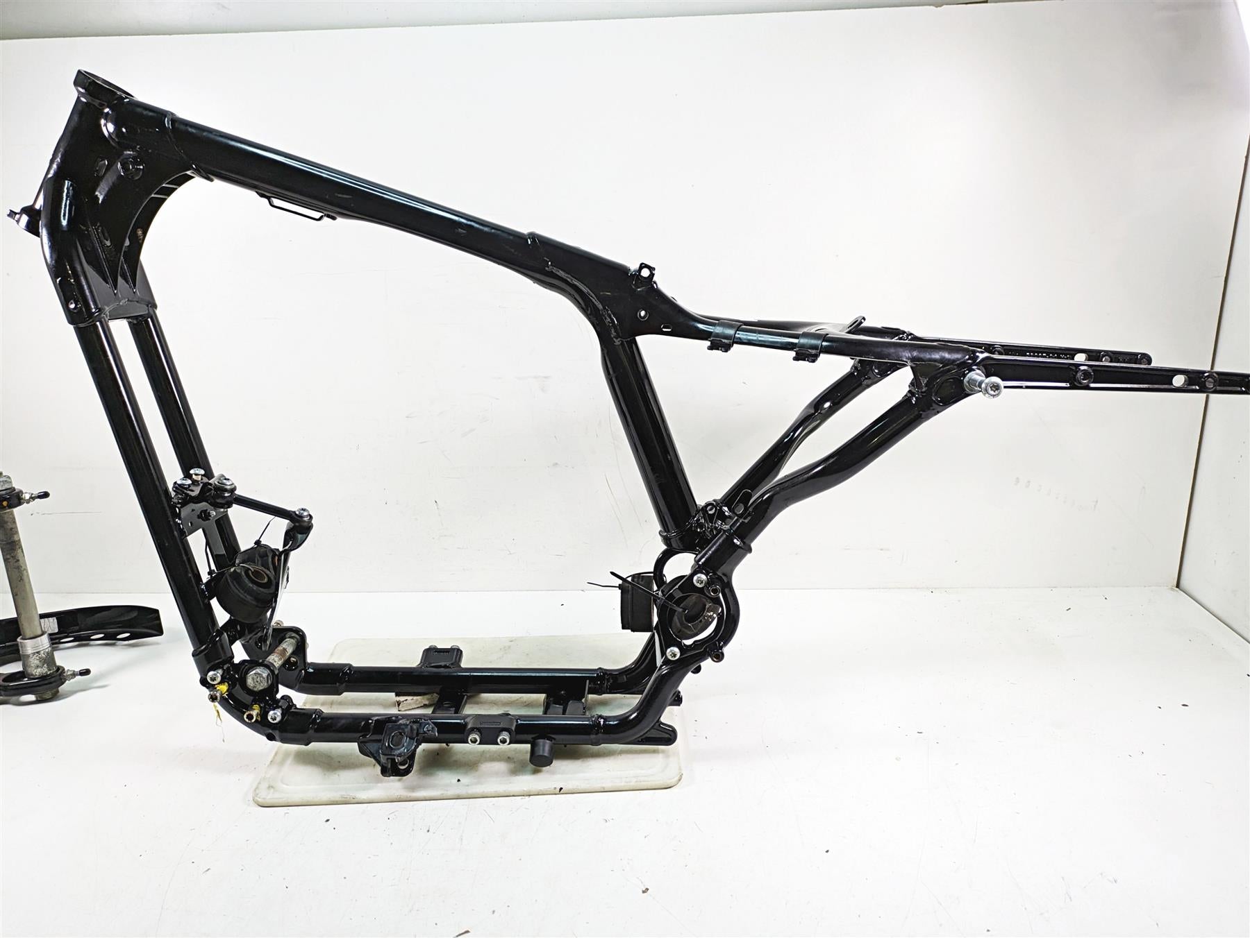 2017 Harley XL883 N Sportster Iron Straight Frame Chassis & Swingarm With Clean Ohio Title 47000031 {{ shop.shopifyCountryName }} - Mototech271