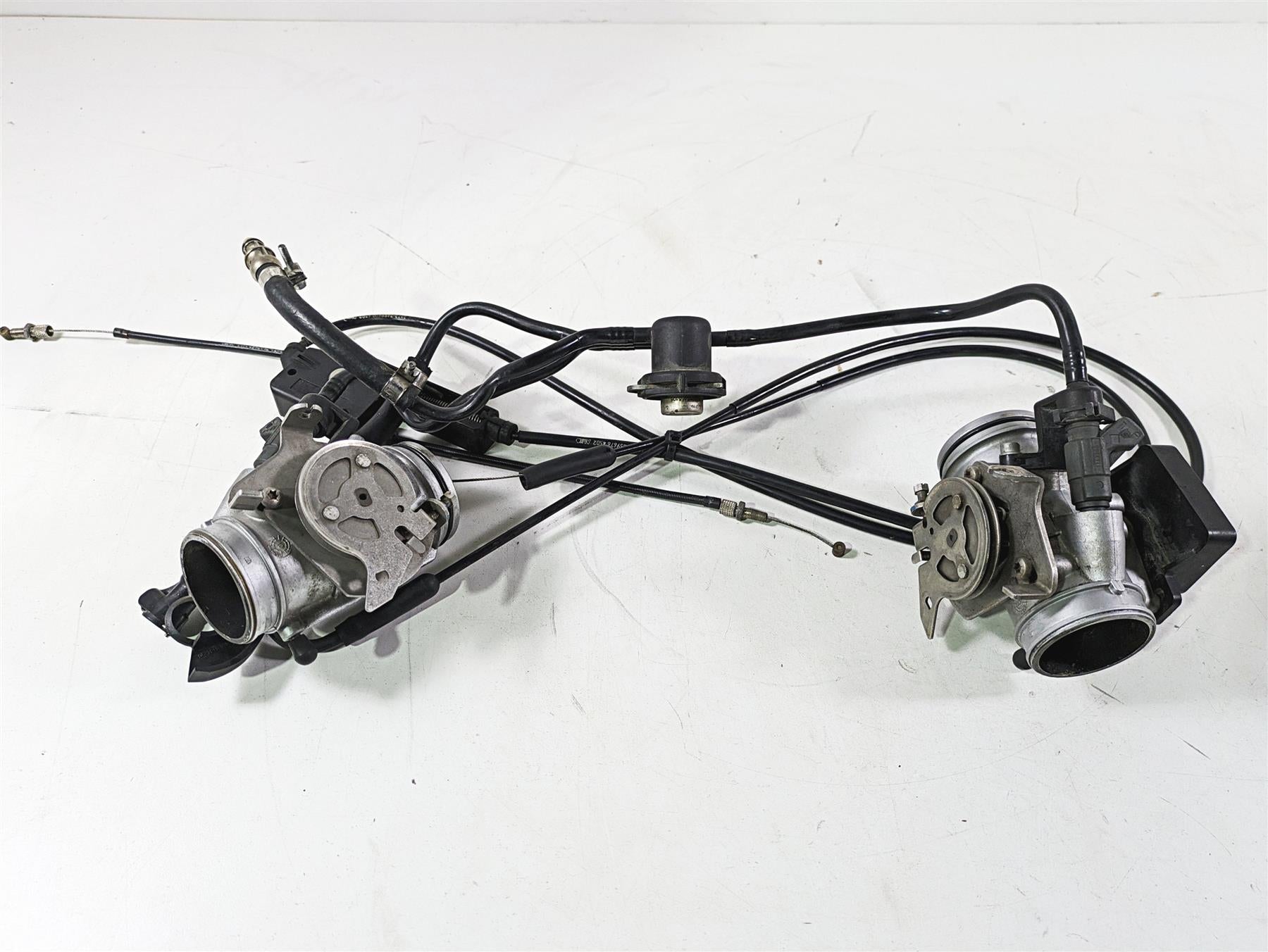 2004 BMW R1150GS R21 Throttle Body Set & Junction Box 13541342495 13541342496 | Mototech271