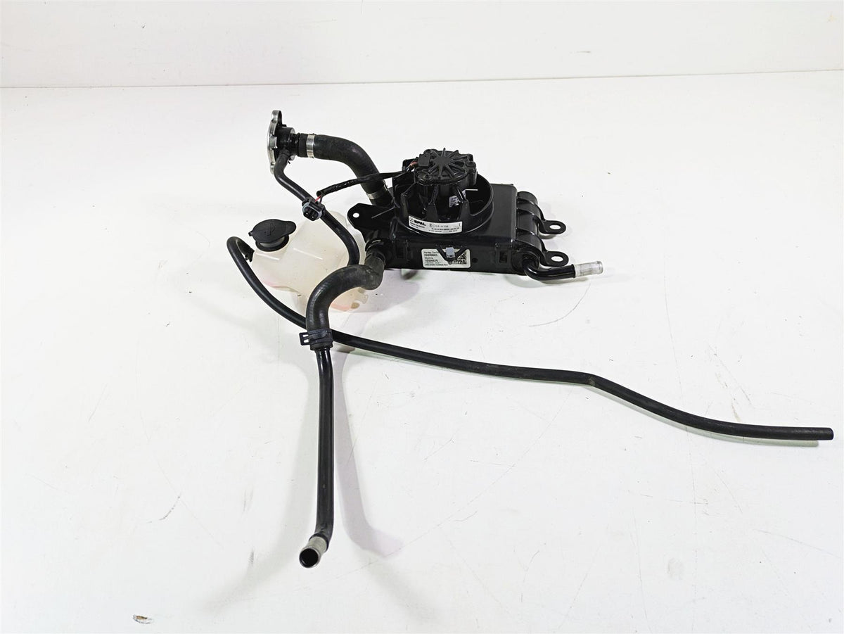 2017 Harley Touring FLHTKSE CVO E-Glide Right Radiator Fan Hoses Set 26800005 {{ shop.shopifyCountryName }} - Mototech271