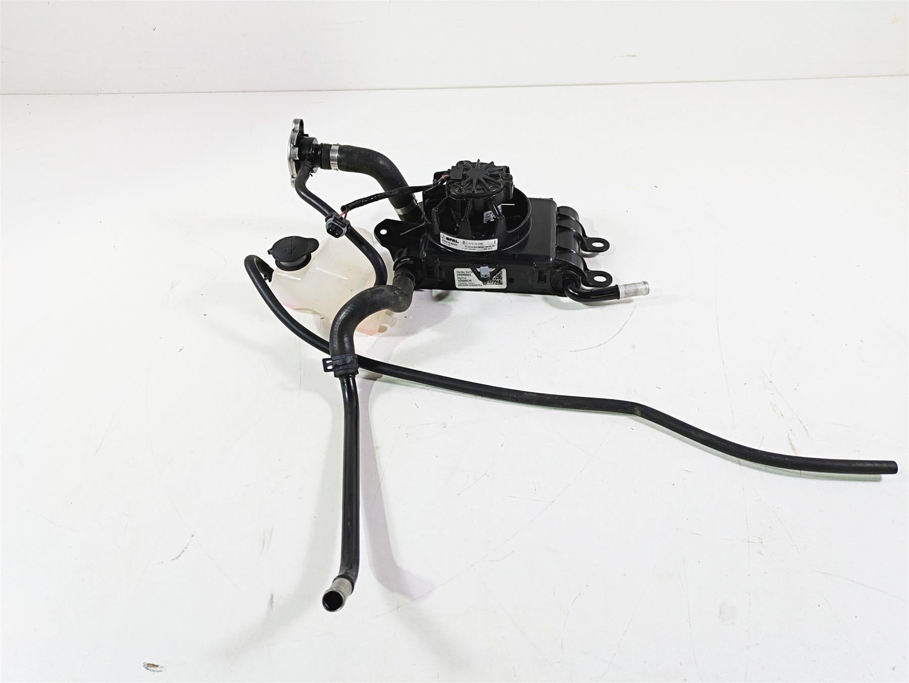 2017 Harley Touring FLHTKSE CVO E-Glide Right Radiator Fan Hoses Set 26800005 {{ shop.shopifyCountryName }} - Mototech271