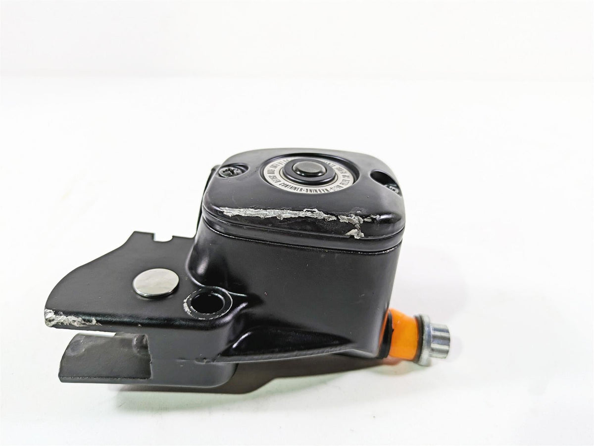 2009 Harley FLSTSB Cross Bones Front Master Cylinder 9/16 45019-08C {{ shop.shopifyCountryName }} - Mototech271